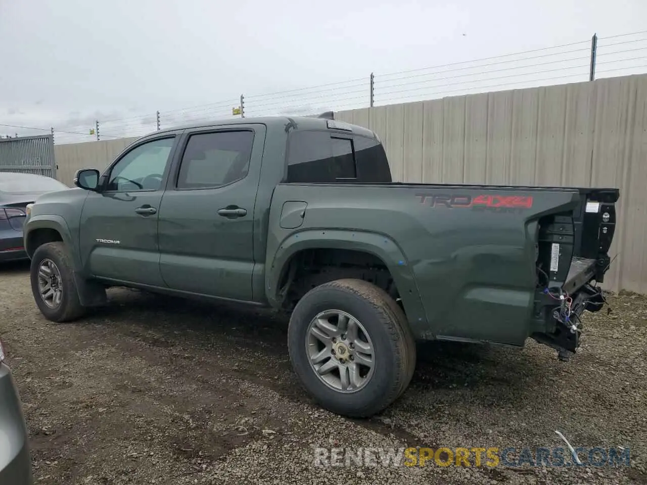 2 fotografías del automóvil dañado 3TMCZ5AN3NM484907 TOYOTA TACOMA 2022