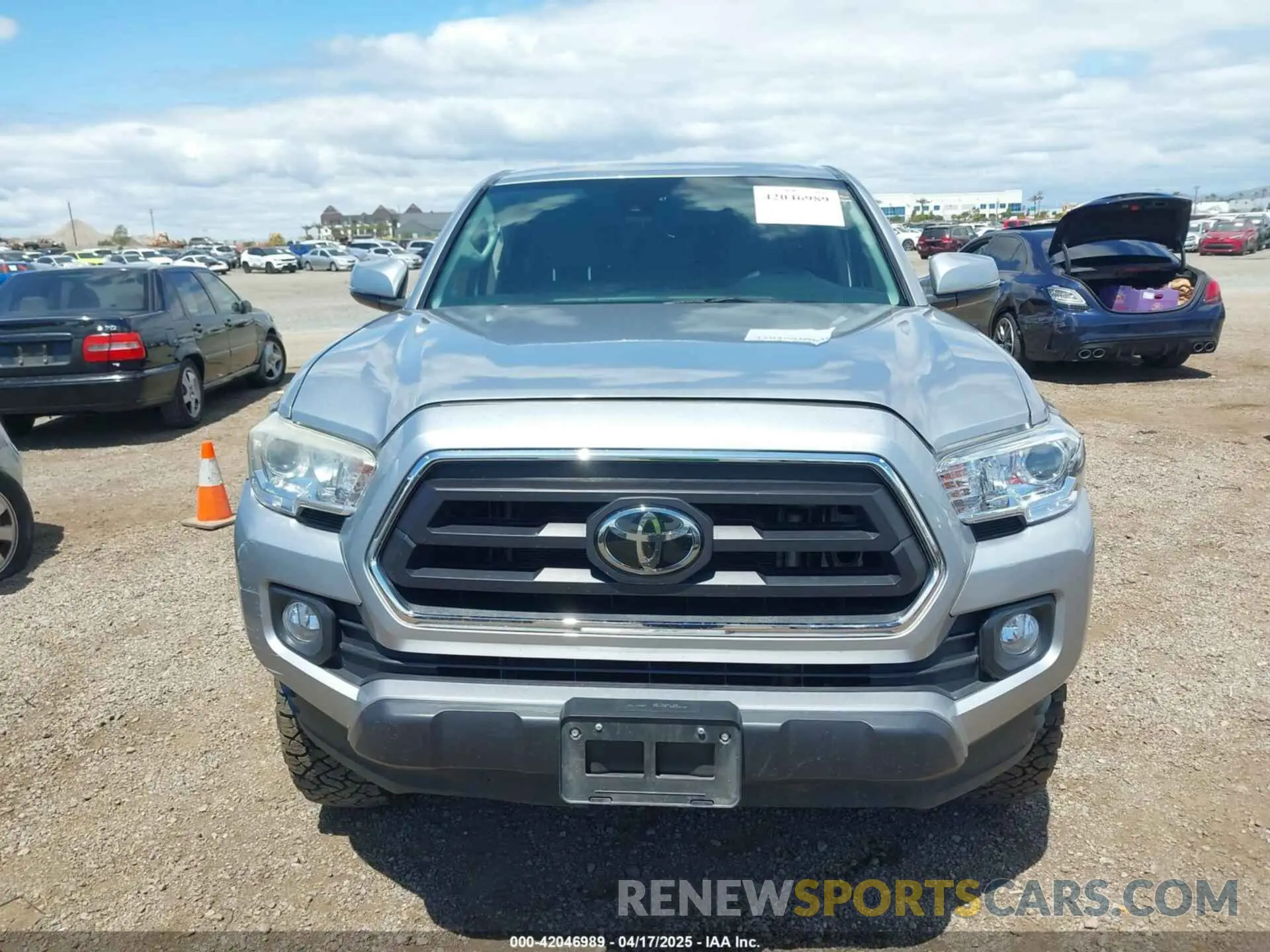 12 fotografías del automóvil dañado 3TMCZ5AN4NM465945 TOYOTA TACOMA 2022