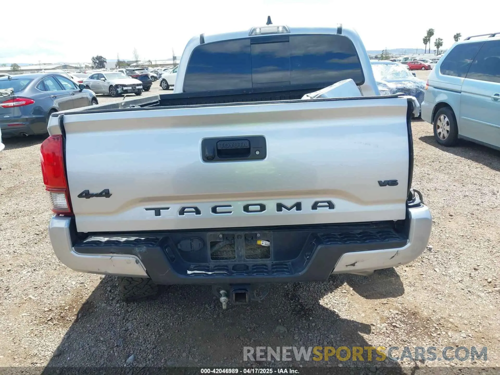 16 fotografías del automóvil dañado 3TMCZ5AN4NM465945 TOYOTA TACOMA 2022