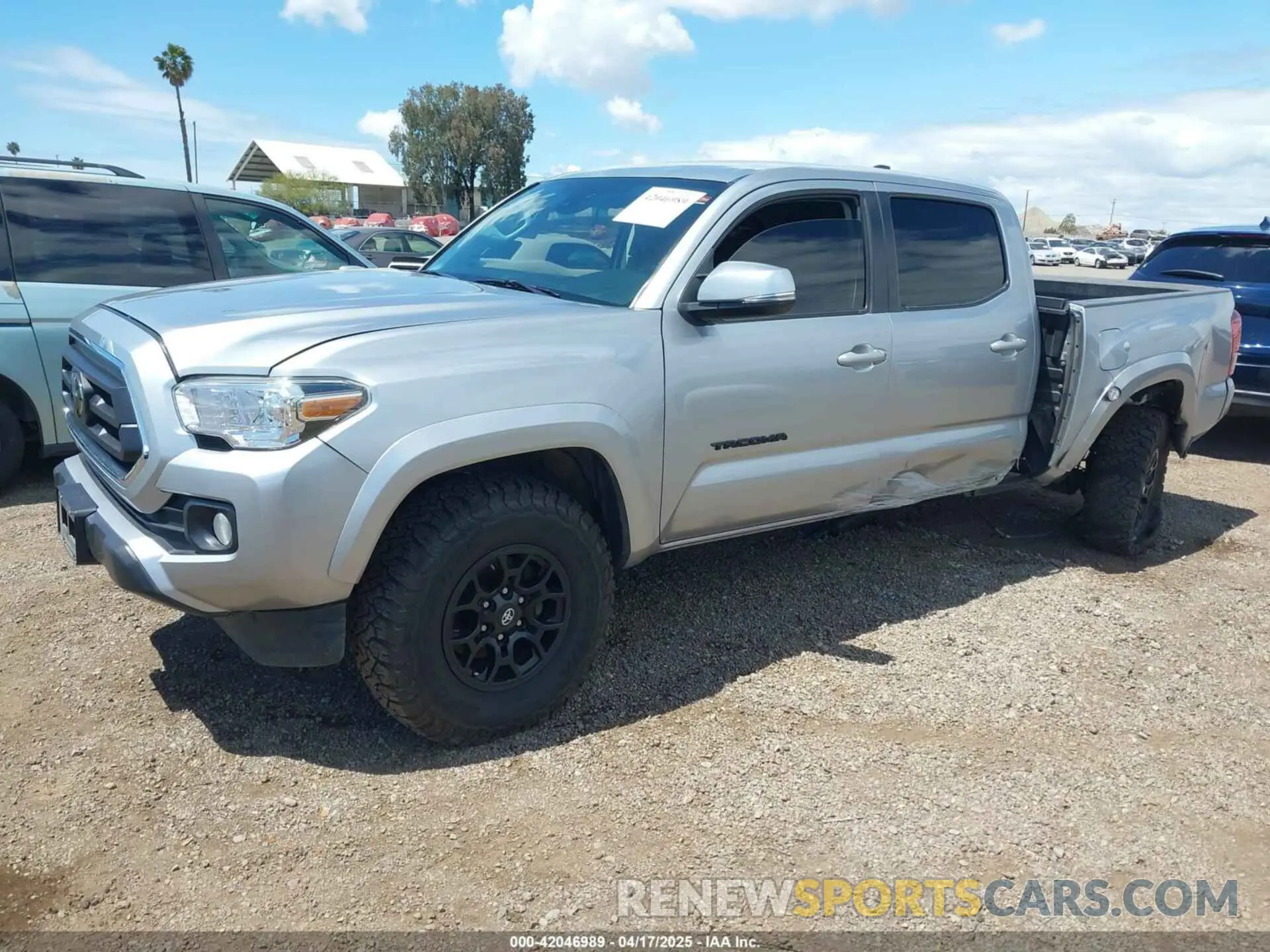 2 fotografías del automóvil dañado 3TMCZ5AN4NM465945 TOYOTA TACOMA 2022