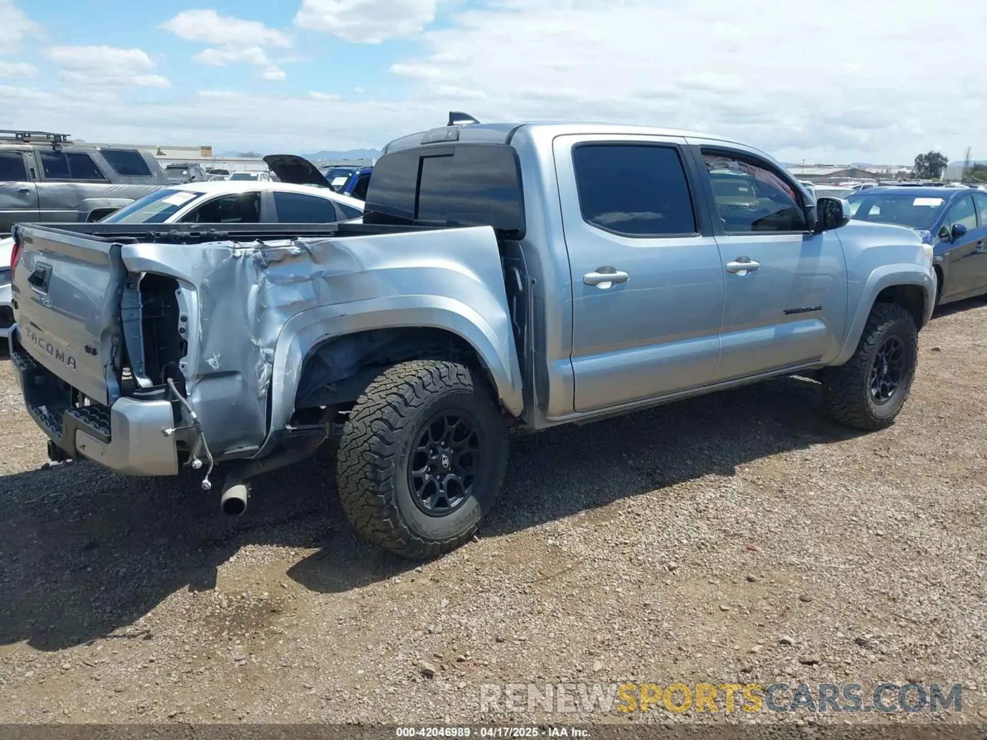 4 fotografías del automóvil dañado 3TMCZ5AN4NM465945 TOYOTA TACOMA 2022