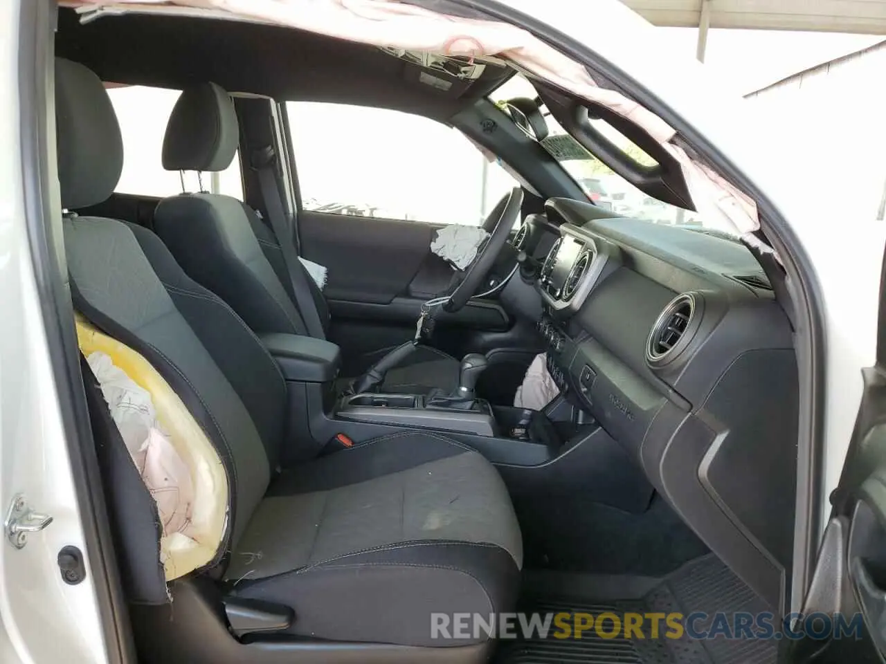 5 fotografías del automóvil dañado 3TMCZ5AN4NM479456 TOYOTA TACOMA 2022