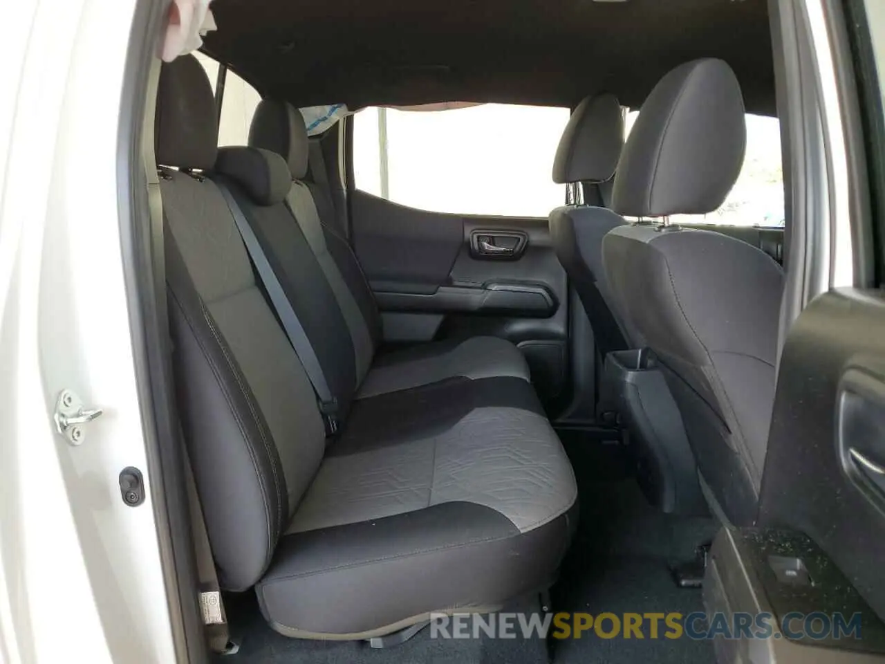 6 fotografías del automóvil dañado 3TMCZ5AN4NM479456 TOYOTA TACOMA 2022