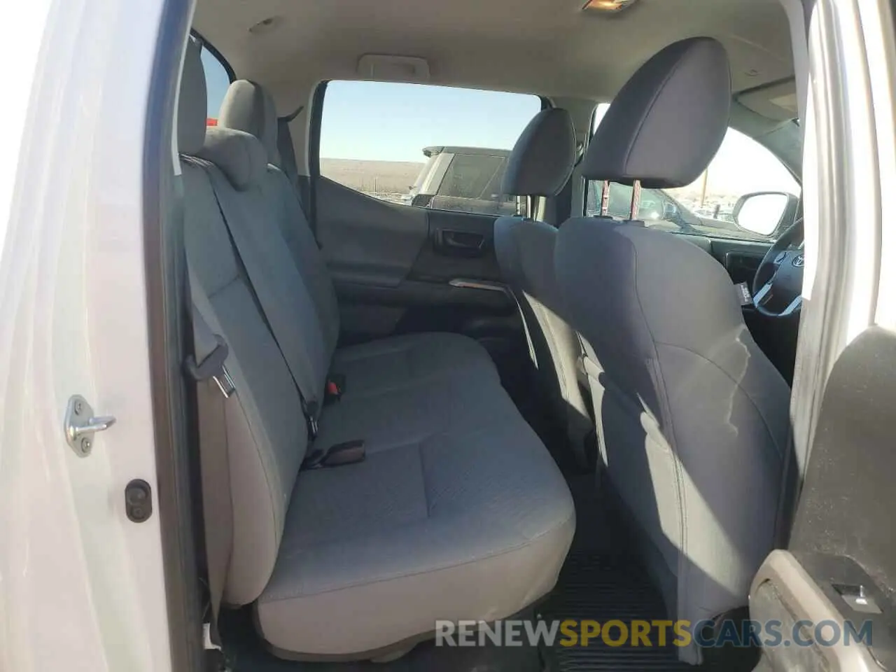10 fotografías del automóvil dañado 3TMCZ5AN4NM516795 TOYOTA TACOMA 2022