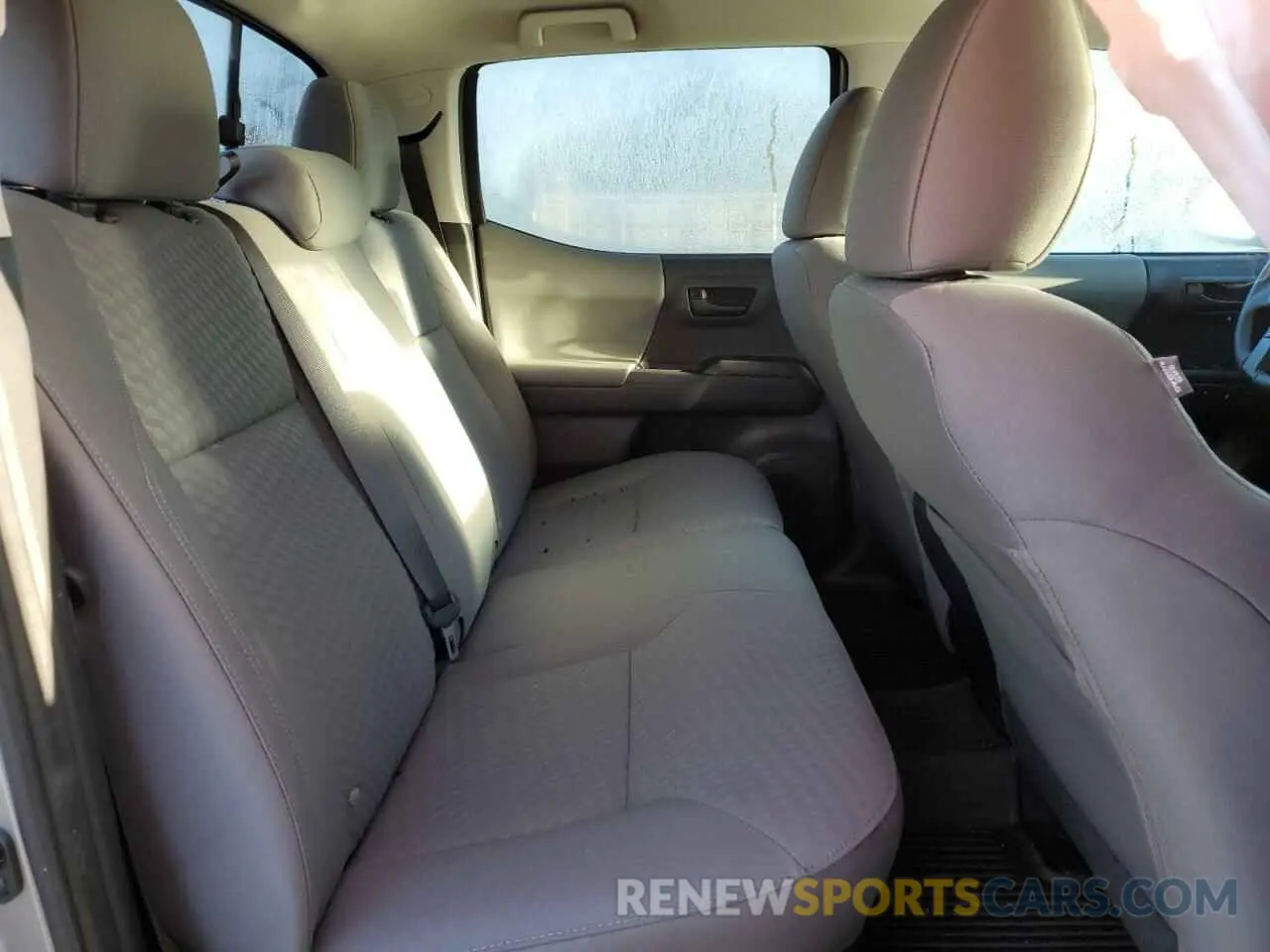 6 fotografías del automóvil dañado 3TMCZ5AN4NM518692 TOYOTA TACOMA 2022