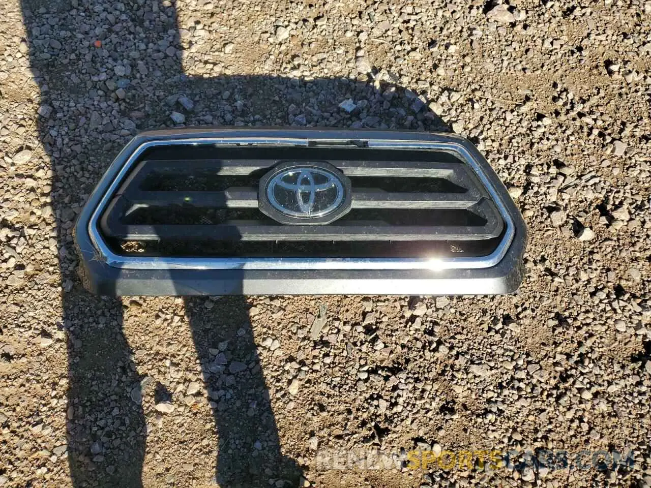 12 fotografías del automóvil dañado 3TMCZ5AN4NM526517 TOYOTA TACOMA 2022