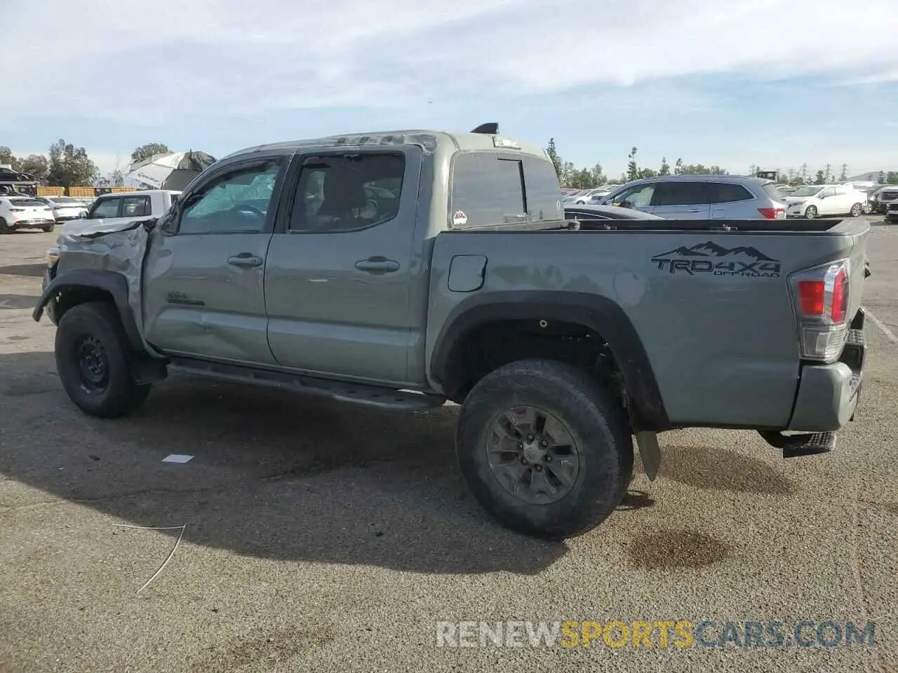 2 fotografías del automóvil dañado 3TMCZ5AN5NM474136 TOYOTA TACOMA 2022