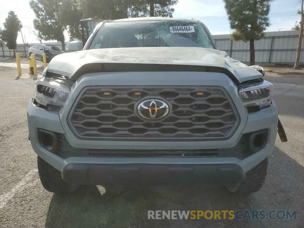 5 fotografías del automóvil dañado 3TMCZ5AN5NM474136 TOYOTA TACOMA 2022