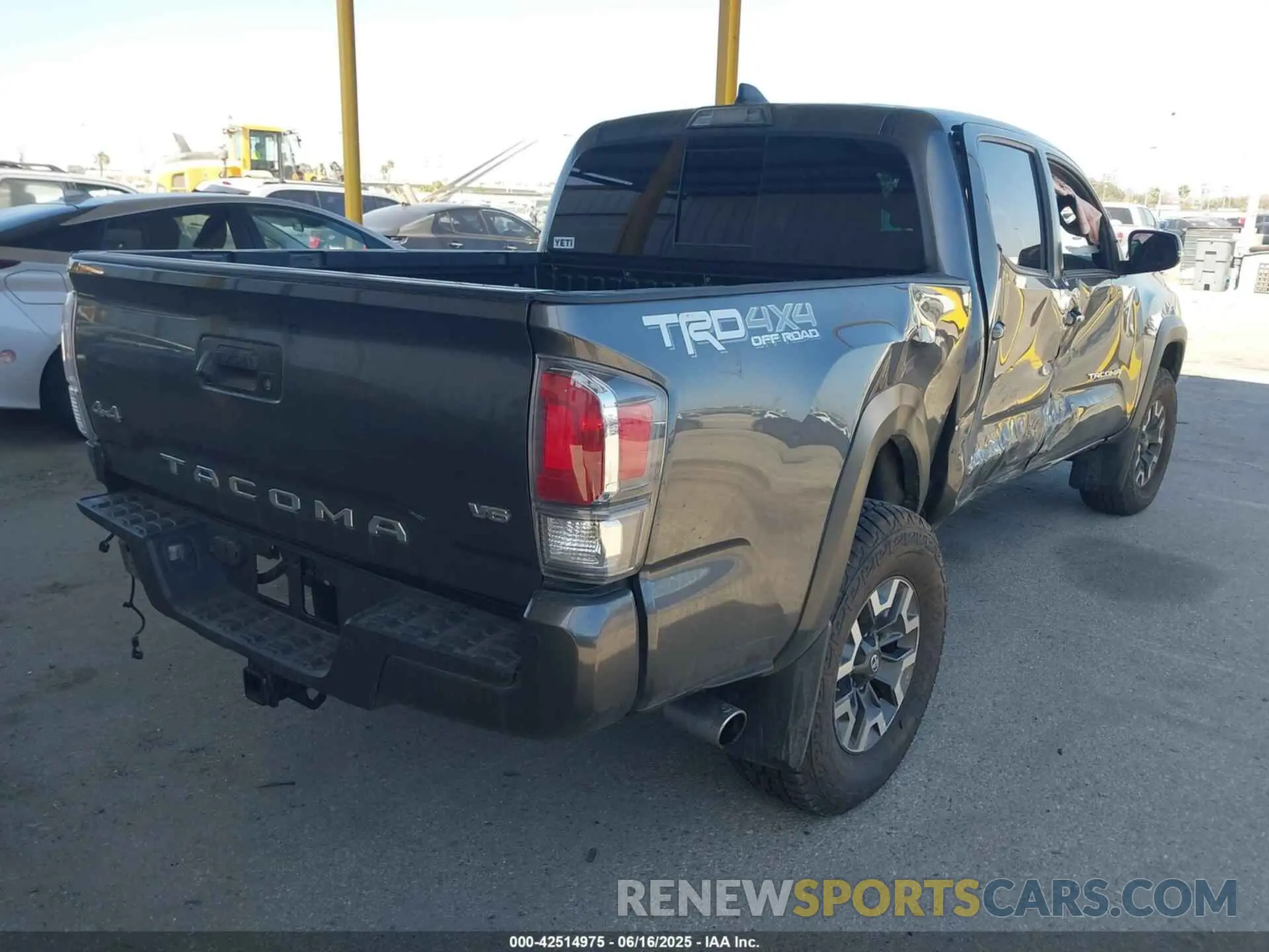 4 fotografías del automóvil dañado 3TMCZ5AN5NM494936 TOYOTA TACOMA 2022