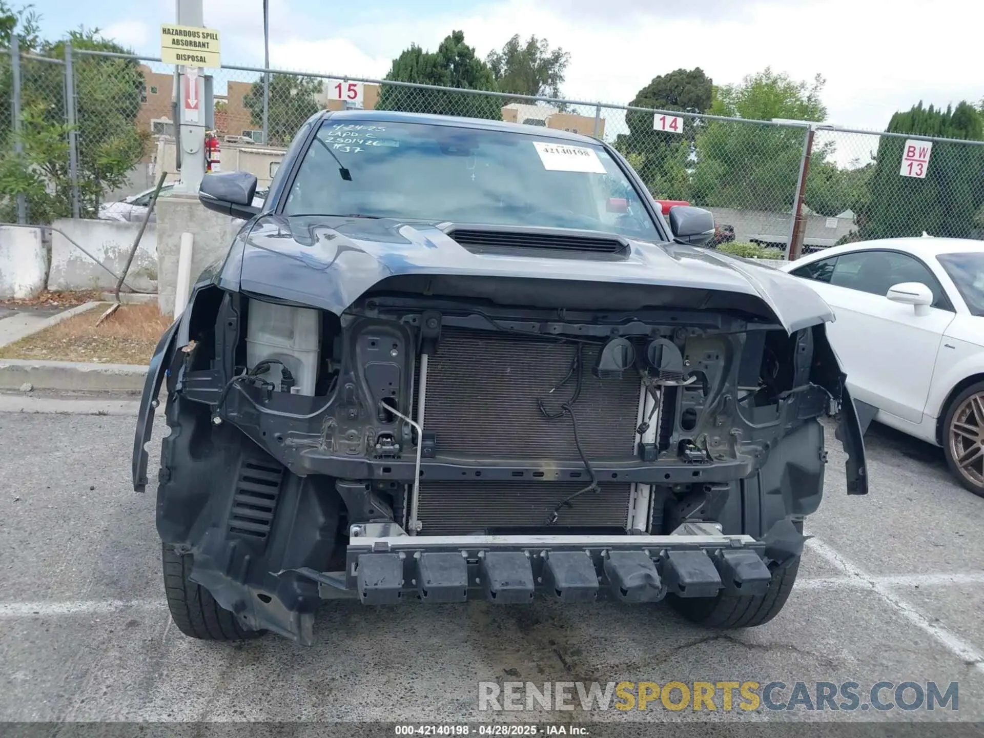 12 fotografías del automóvil dañado 3TMCZ5AN6NM491351 TOYOTA TACOMA 2022