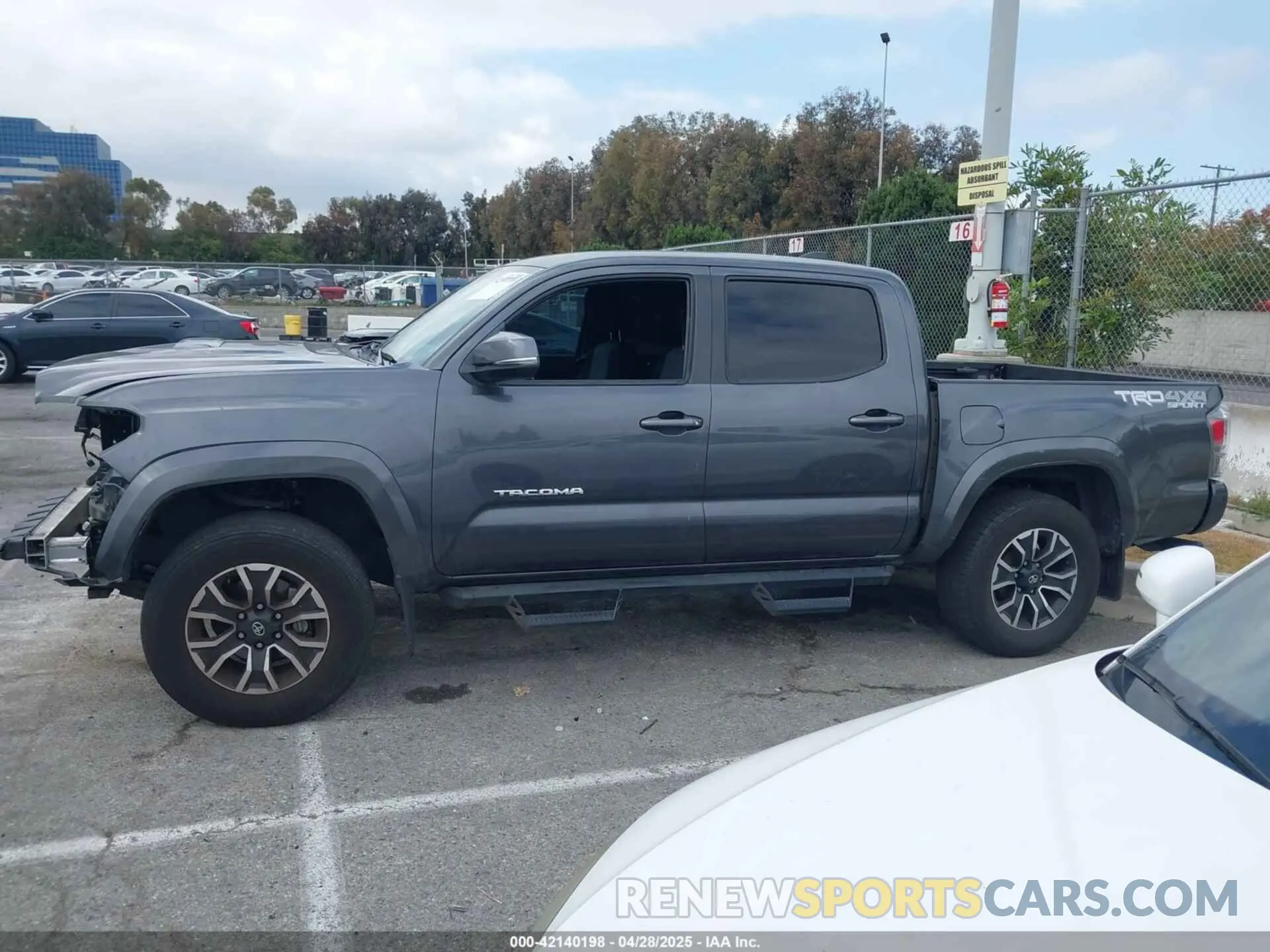 14 fotografías del automóvil dañado 3TMCZ5AN6NM491351 TOYOTA TACOMA 2022