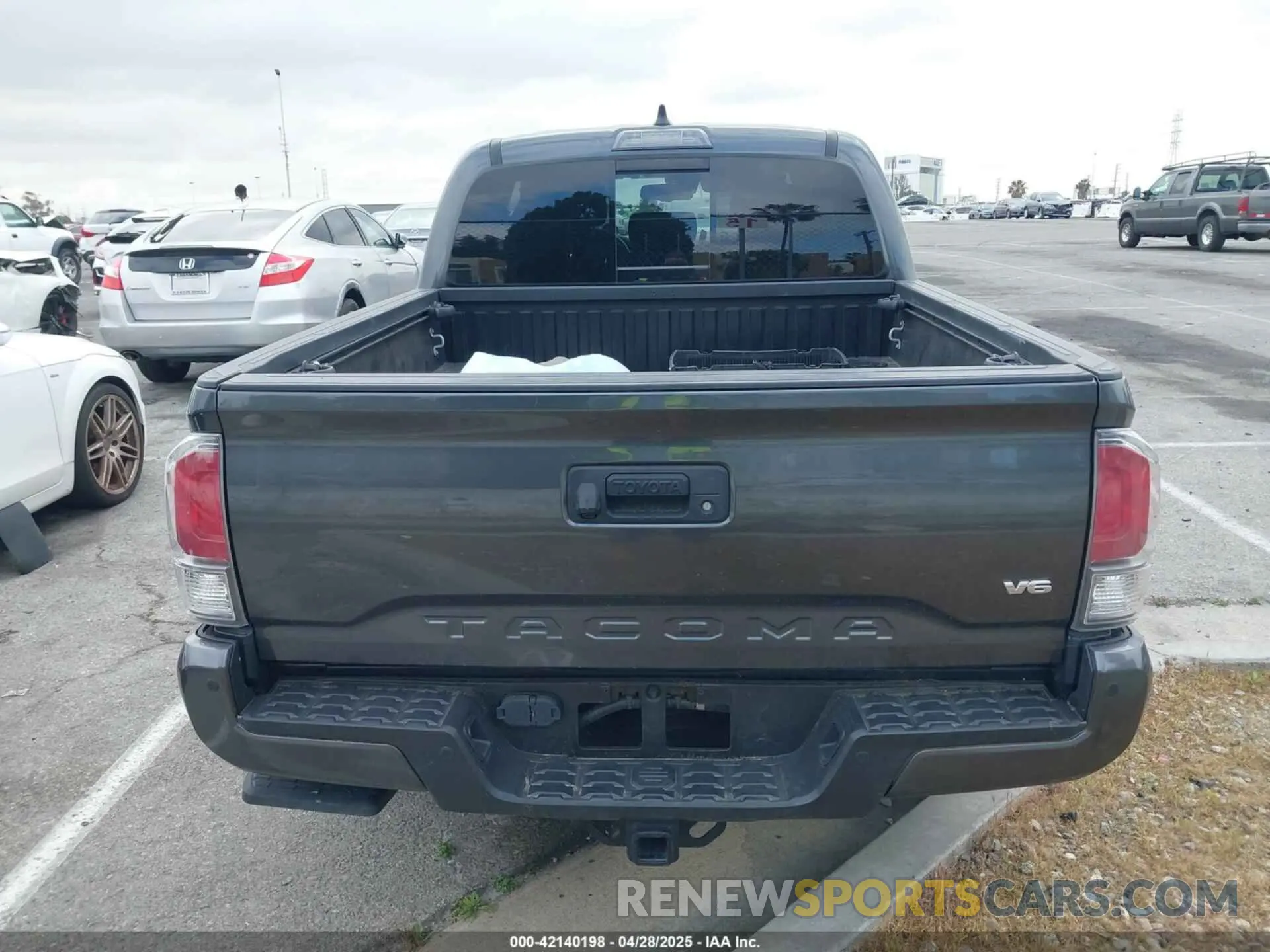16 fotografías del automóvil dañado 3TMCZ5AN6NM491351 TOYOTA TACOMA 2022