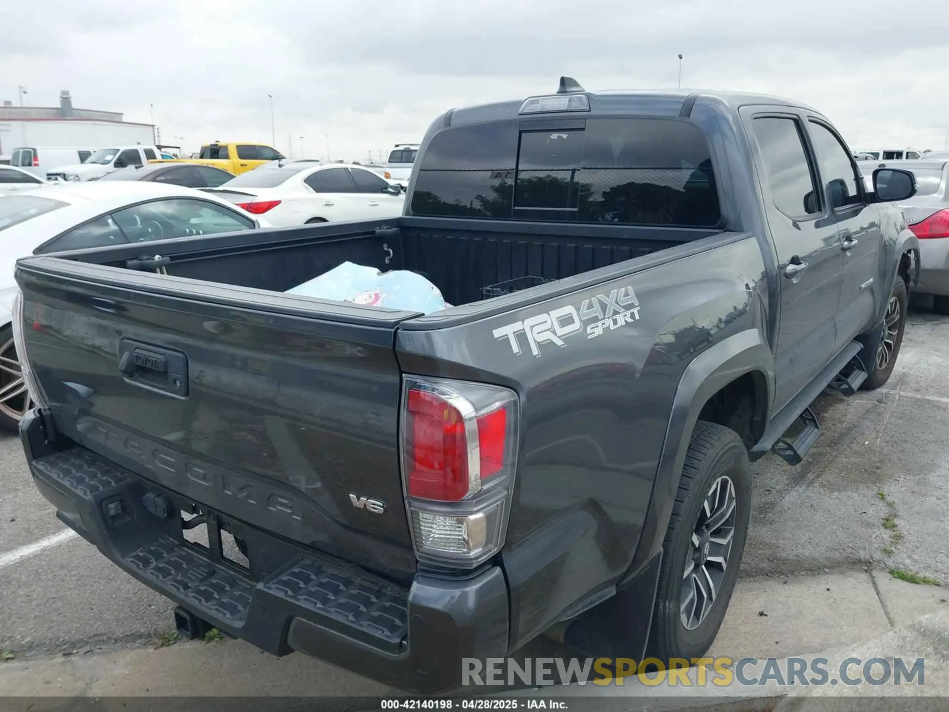 4 fotografías del automóvil dañado 3TMCZ5AN6NM491351 TOYOTA TACOMA 2022