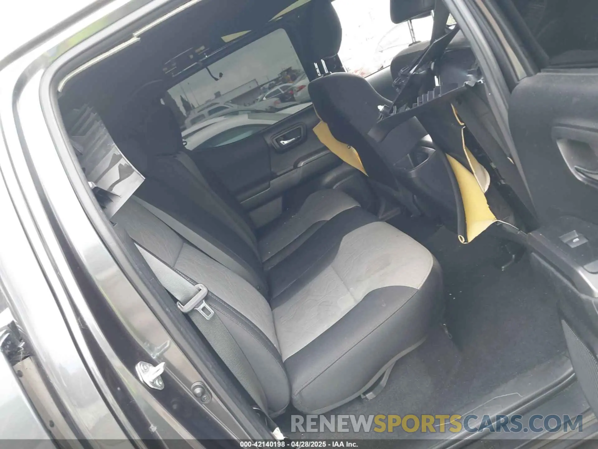 8 fotografías del automóvil dañado 3TMCZ5AN6NM491351 TOYOTA TACOMA 2022