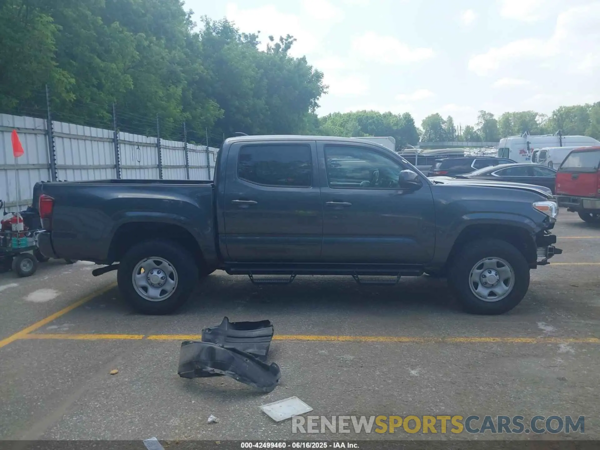 14 fotografías del automóvil dañado 3TMCZ5AN6NM517429 TOYOTA TACOMA 2022