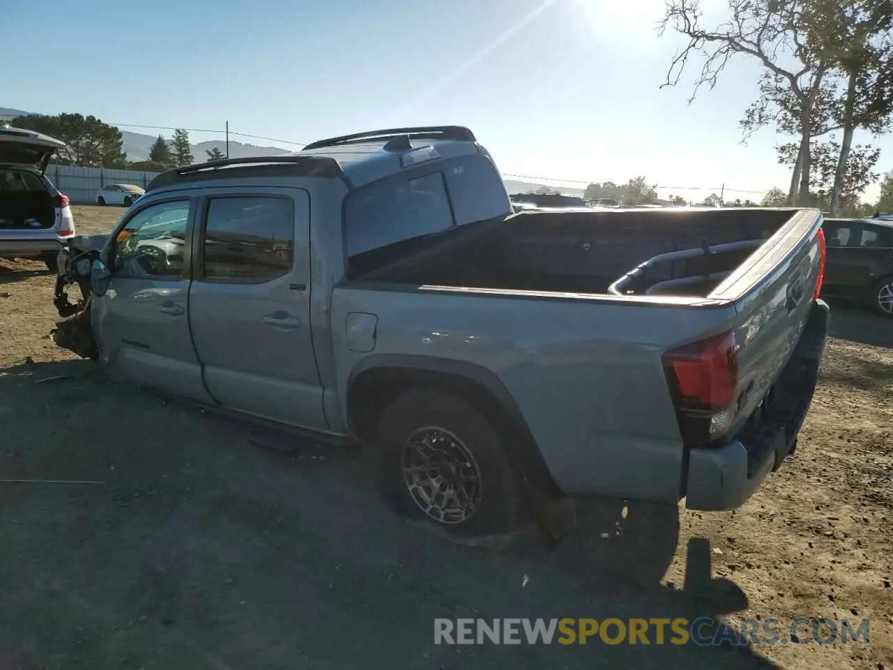 2 fotografías del automóvil dañado 3TMCZ5AN7NM478494 TOYOTA TACOMA 2022