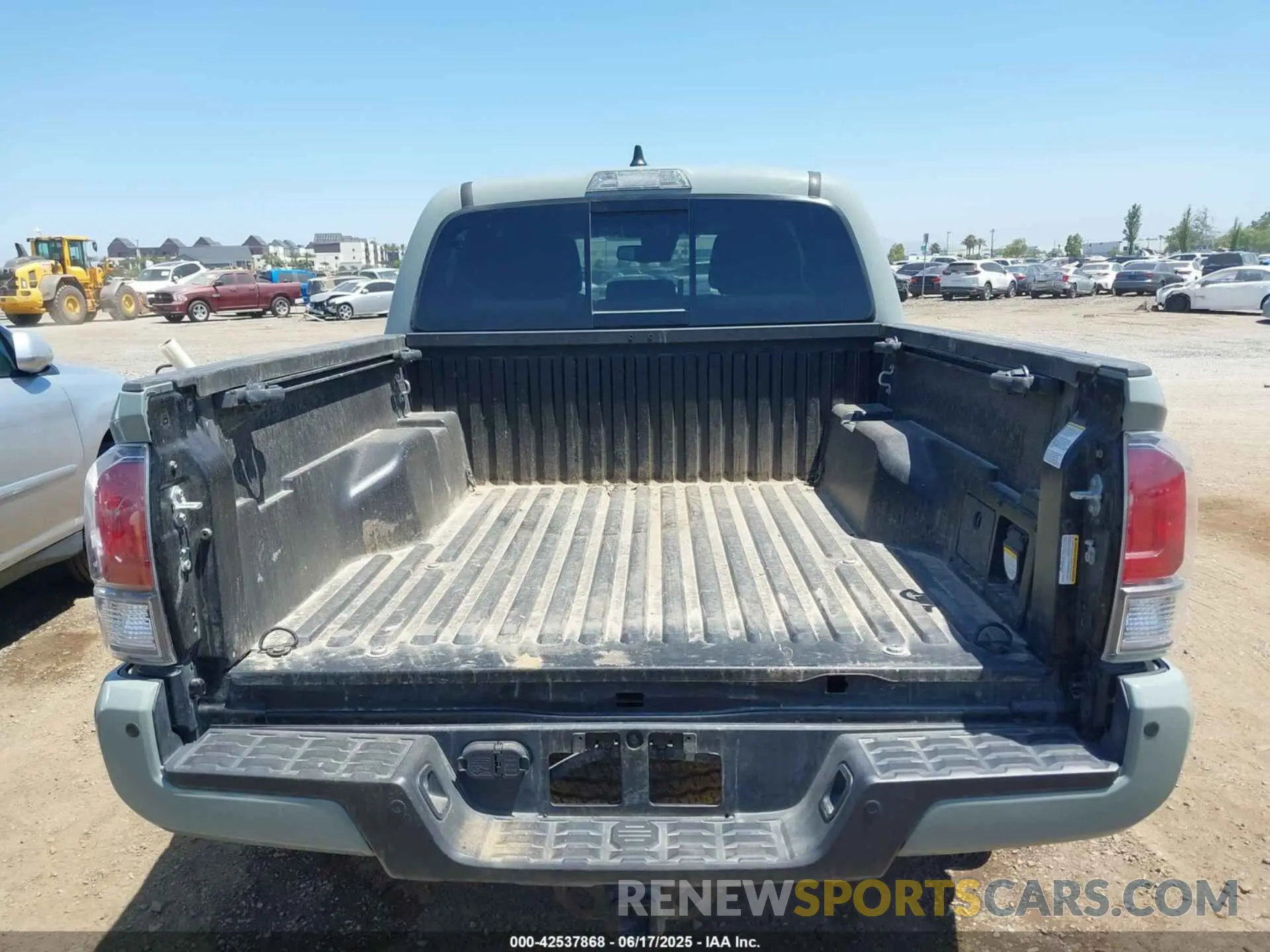 15 fotografías del automóvil dañado 3TMCZ5AN7NM501028 TOYOTA TACOMA 2022