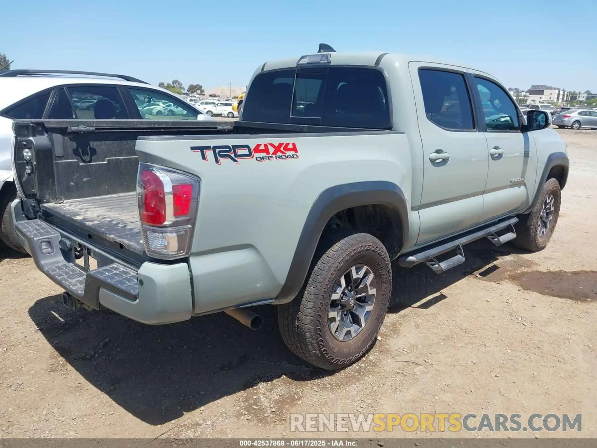 4 fotografías del automóvil dañado 3TMCZ5AN7NM501028 TOYOTA TACOMA 2022