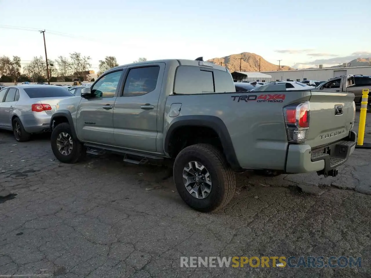 2 fotografías del automóvil dañado 3TMCZ5AN7NM523479 TOYOTA TACOMA 2022