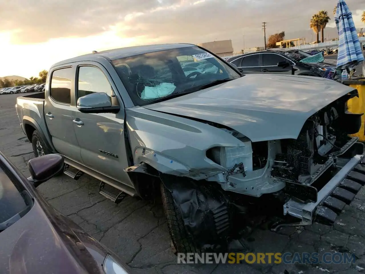4 fotografías del automóvil dañado 3TMCZ5AN7NM523479 TOYOTA TACOMA 2022