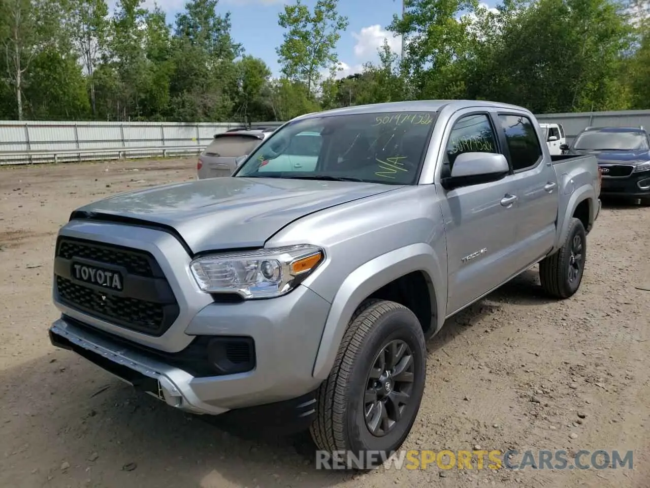 2 fotografías del automóvil dañado 3TMCZ5AN8NM454172 TOYOTA TACOMA 2022
