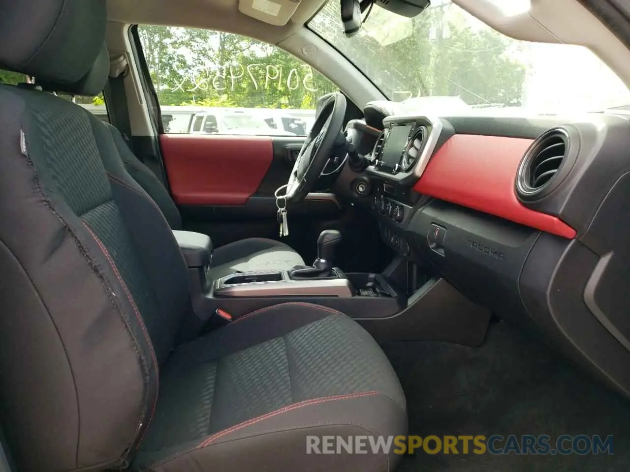 5 fotografías del automóvil dañado 3TMCZ5AN8NM454172 TOYOTA TACOMA 2022