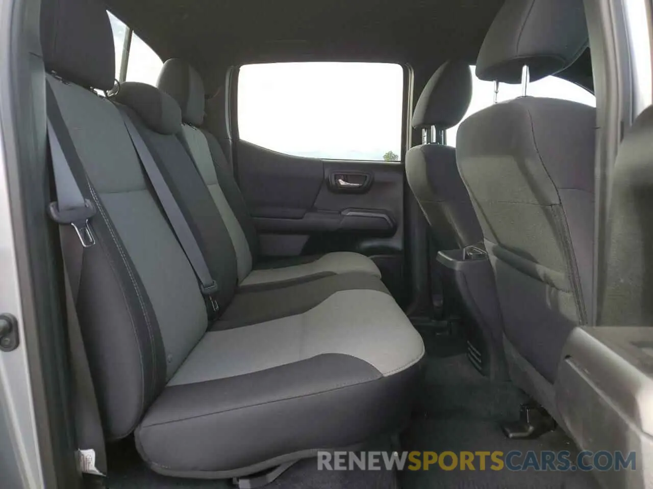 10 fotografías del automóvil dañado 3TMCZ5AN8NM458271 TOYOTA TACOMA 2022
