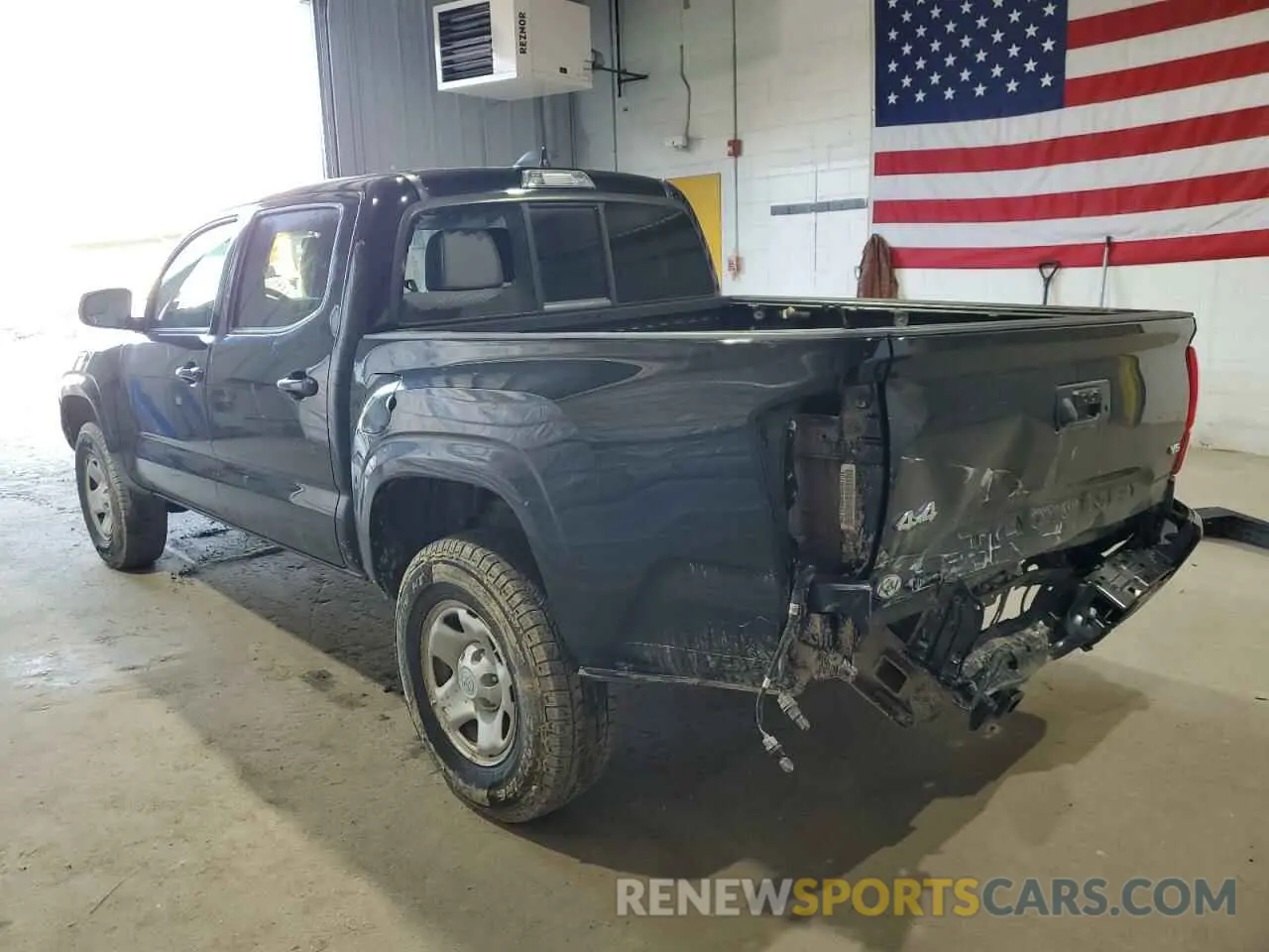 2 fotografías del automóvil dañado 3TMCZ5AN8NM501197 TOYOTA TACOMA 2022