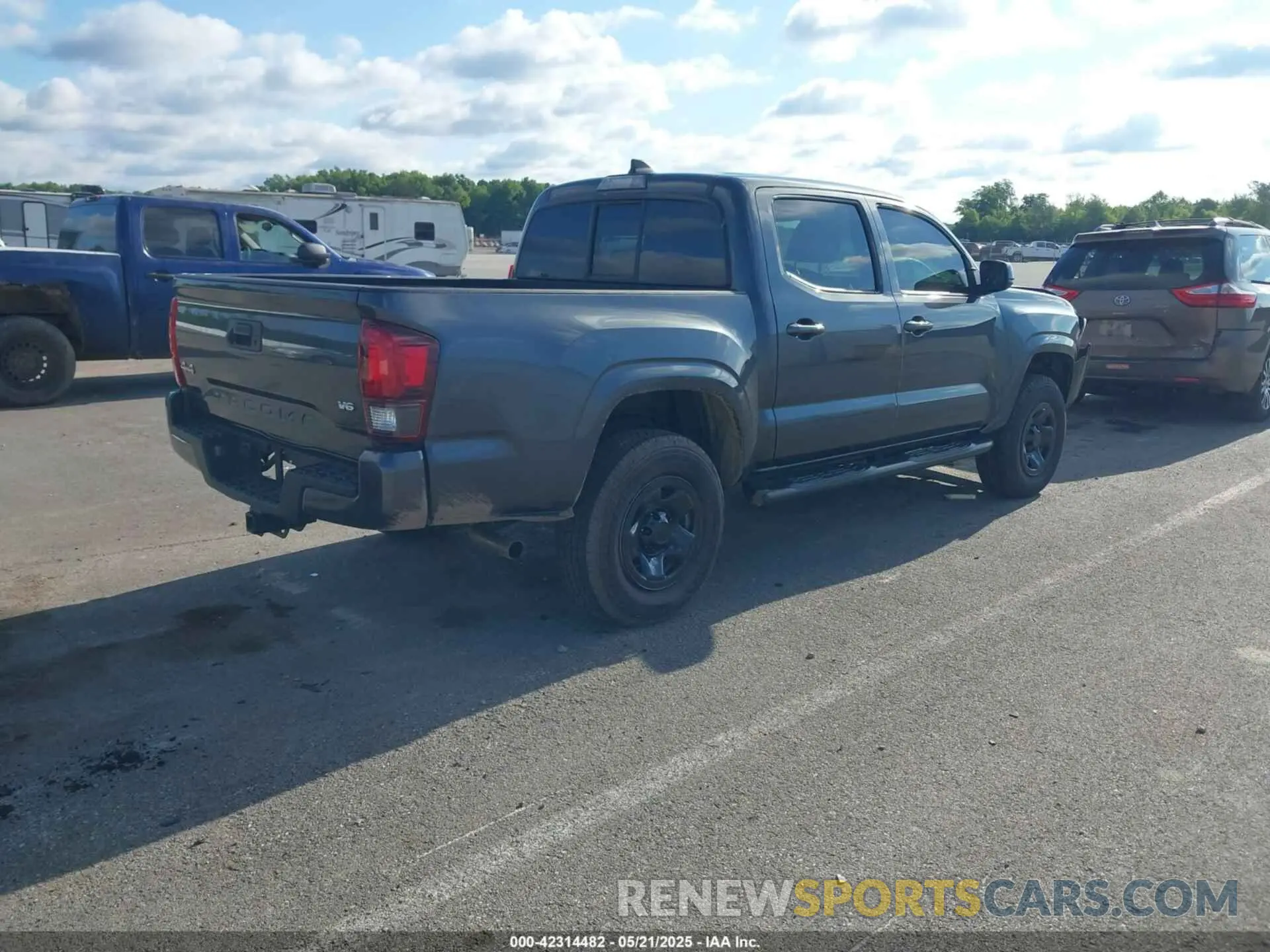 4 fotografías del automóvil dañado 3TMCZ5AN9NM522088 TOYOTA TACOMA 2022
