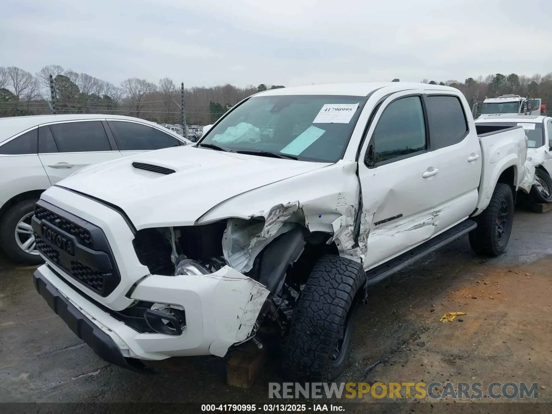 2 fotografías del automóvil dañado 3TMCZ5ANXNM467411 TOYOTA TACOMA 2022