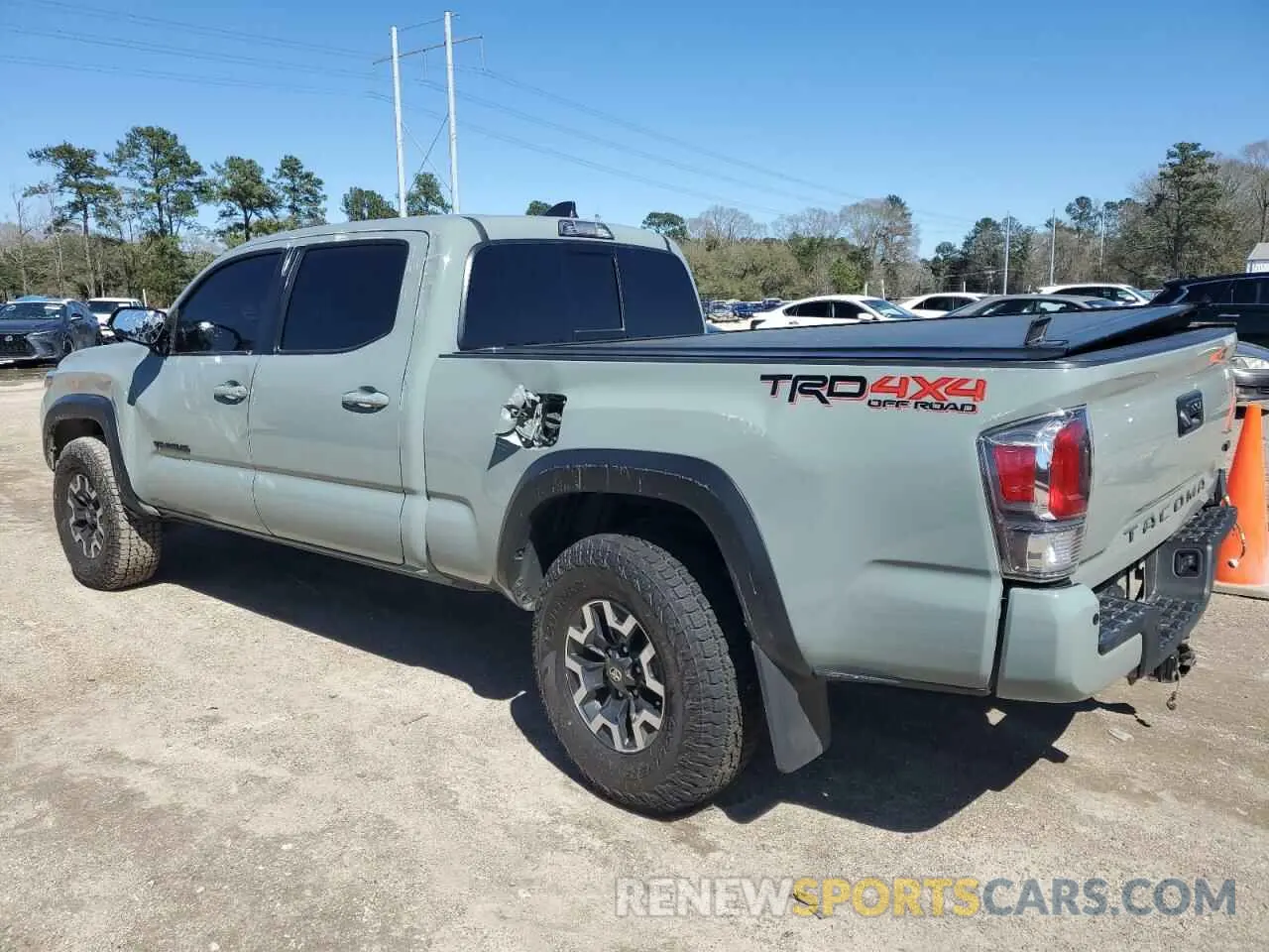 2 fotografías del automóvil dañado 3TMDZ5BN1NM133528 TOYOTA TACOMA 2022