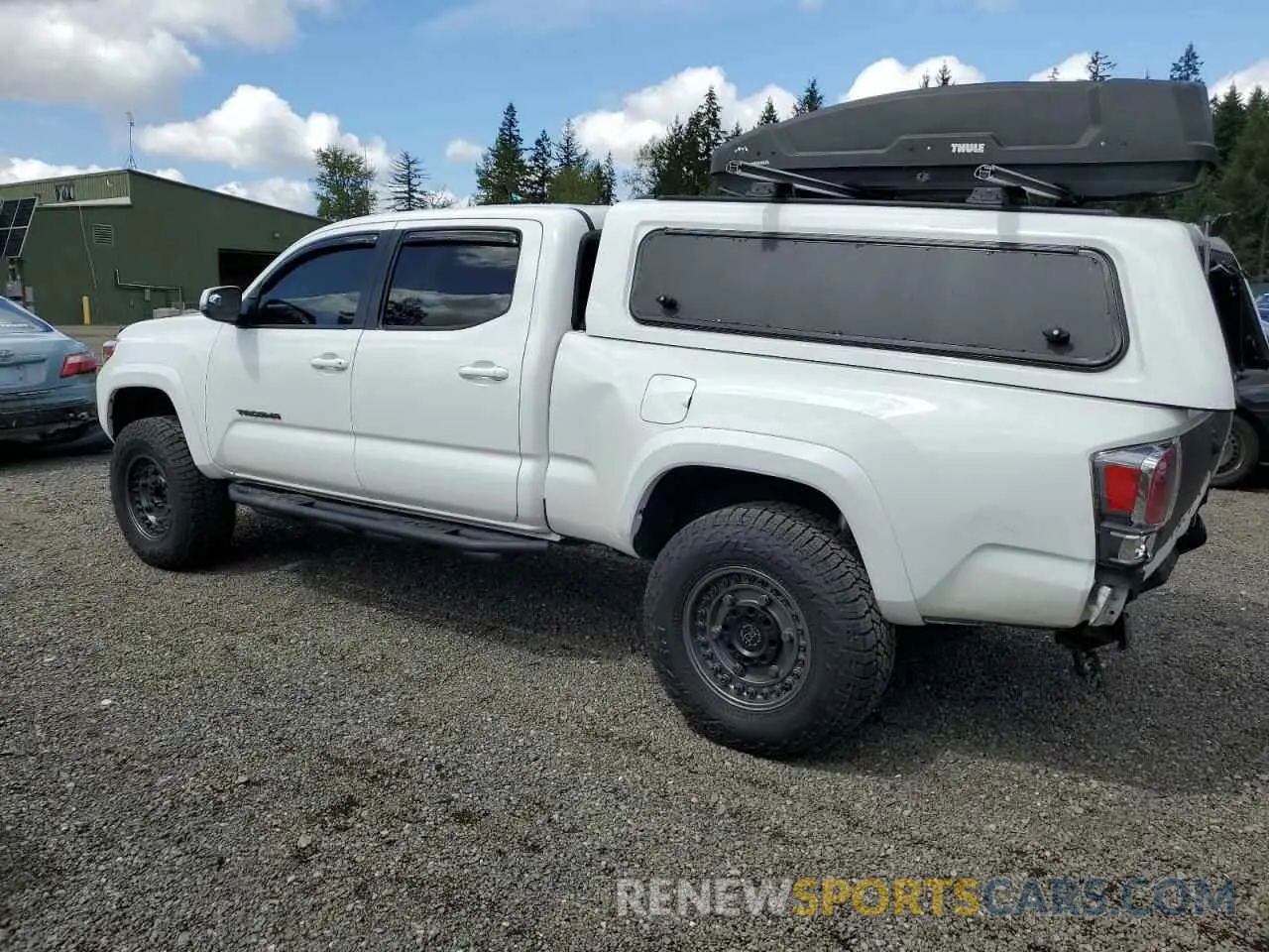2 fotografías del automóvil dañado 3TMDZ5BN1NM136395 TOYOTA TACOMA 2022