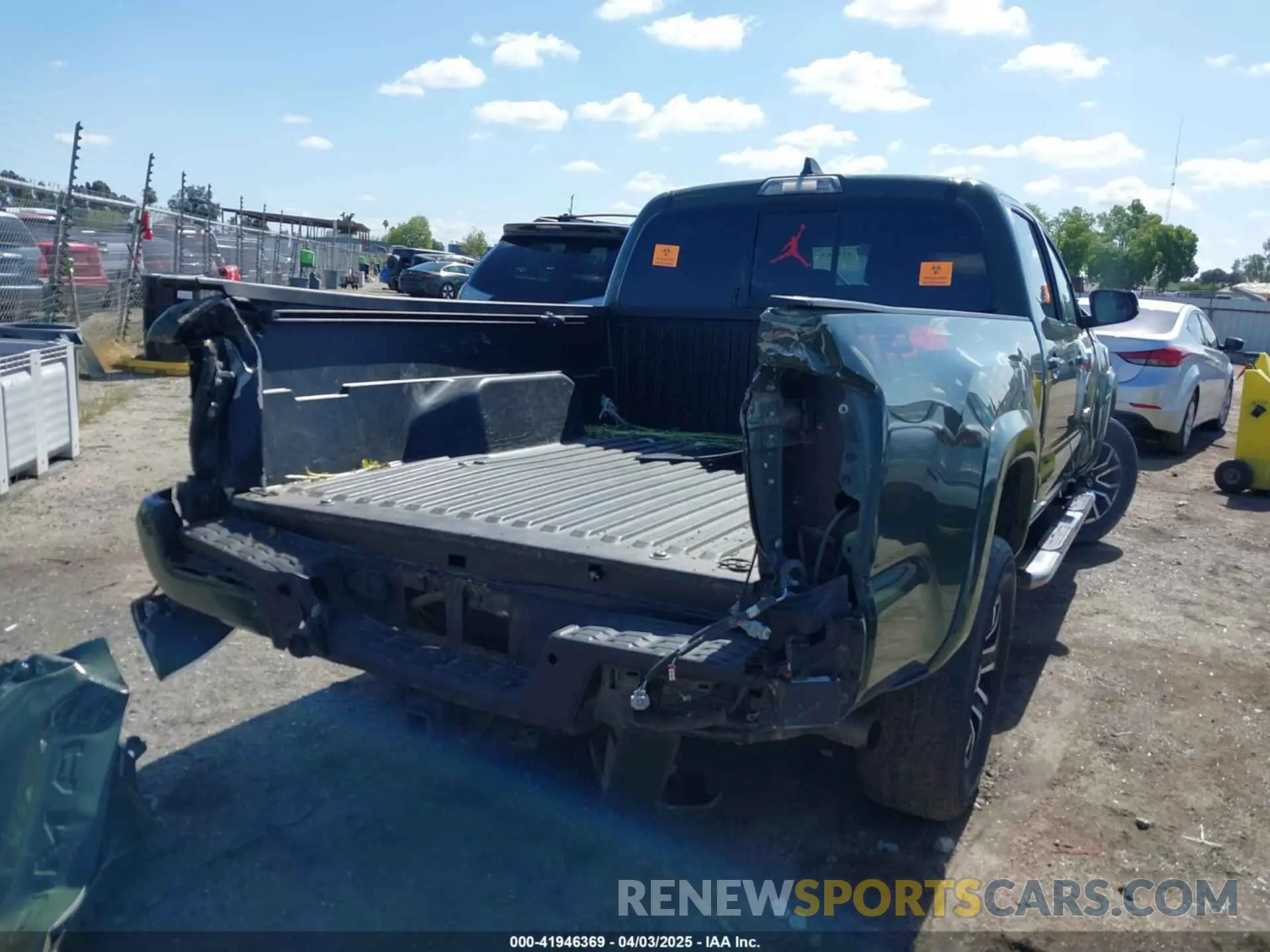 4 fotografías del automóvil dañado 3TMDZ5BN2NM133036 TOYOTA TACOMA 2022