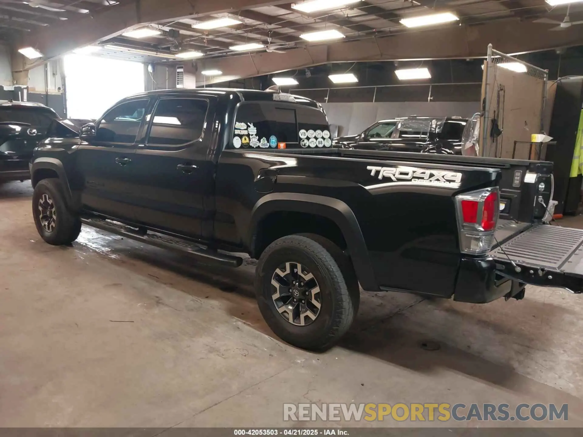 3 fotografías del automóvil dañado 3TMDZ5BN4NM126377 TOYOTA TACOMA 2022