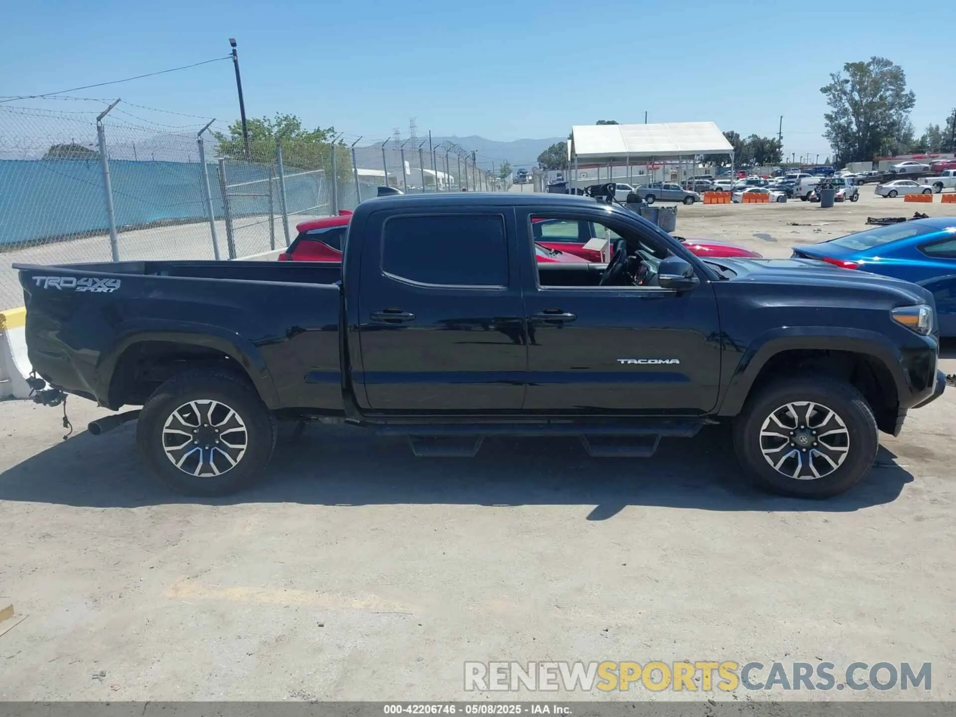 14 fotografías del automóvil dañado 3TMDZ5BN6NM123917 TOYOTA TACOMA 2022