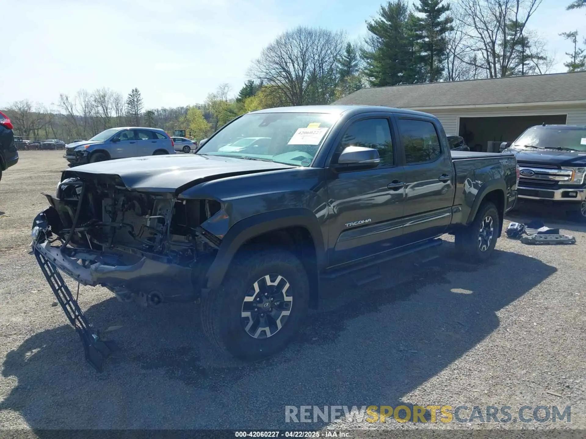 2 fotografías del automóvil dañado 3TMDZ5BN7NM140340 TOYOTA TACOMA 2022