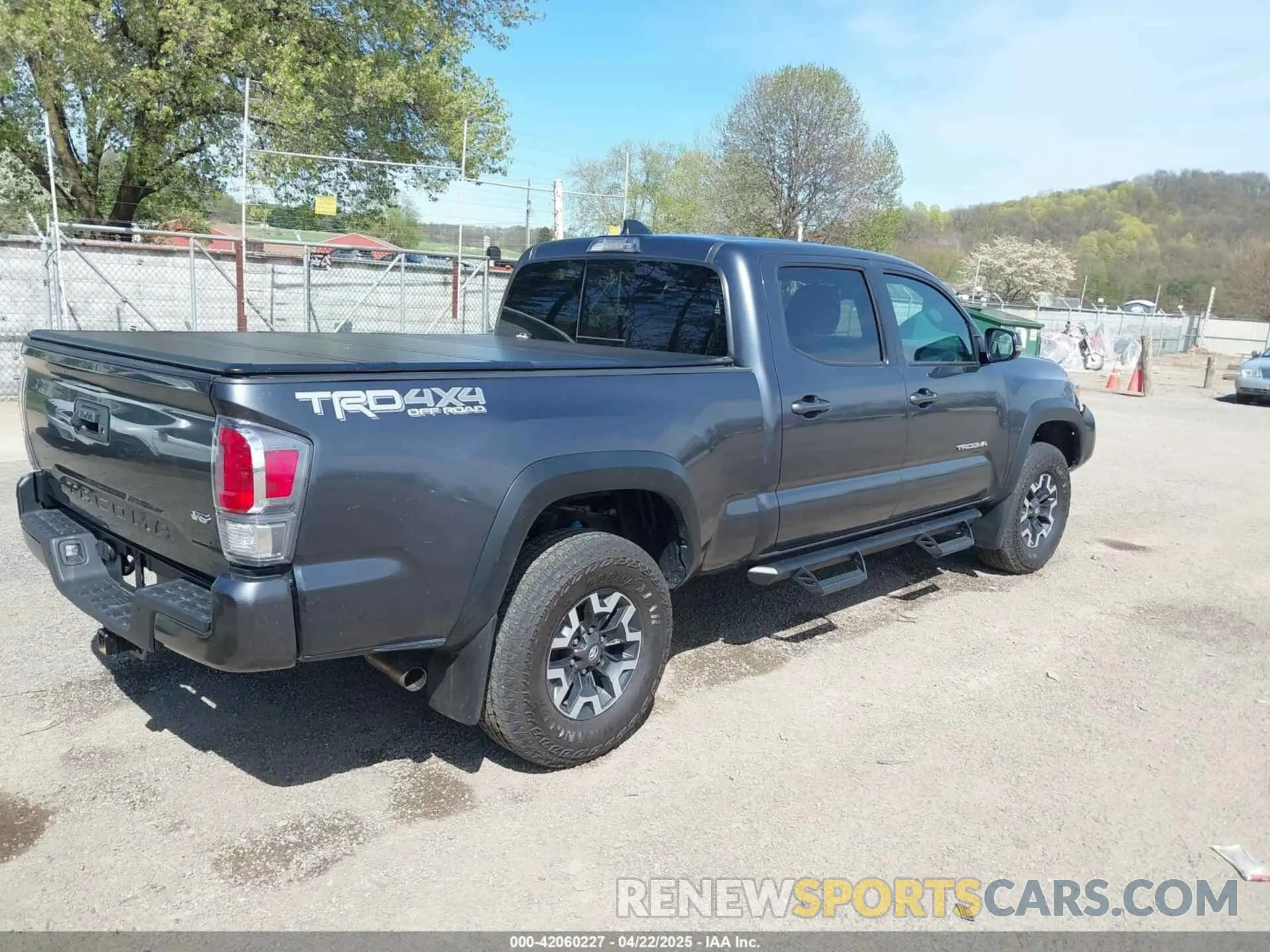 4 fotografías del automóvil dañado 3TMDZ5BN7NM140340 TOYOTA TACOMA 2022