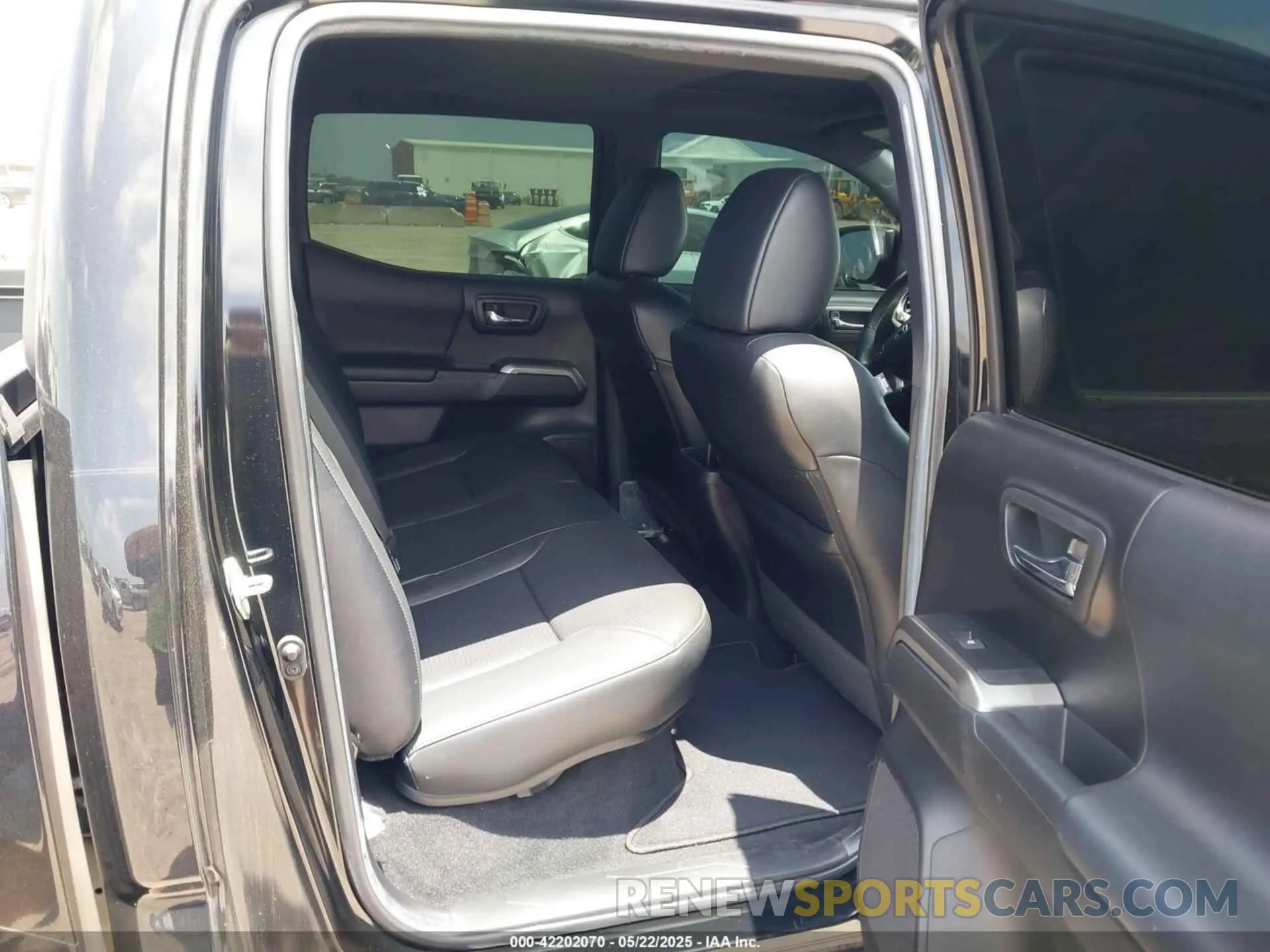 8 fotografías del automóvil dañado 3TMEZ5CN0NM173523 TOYOTA TACOMA 2022