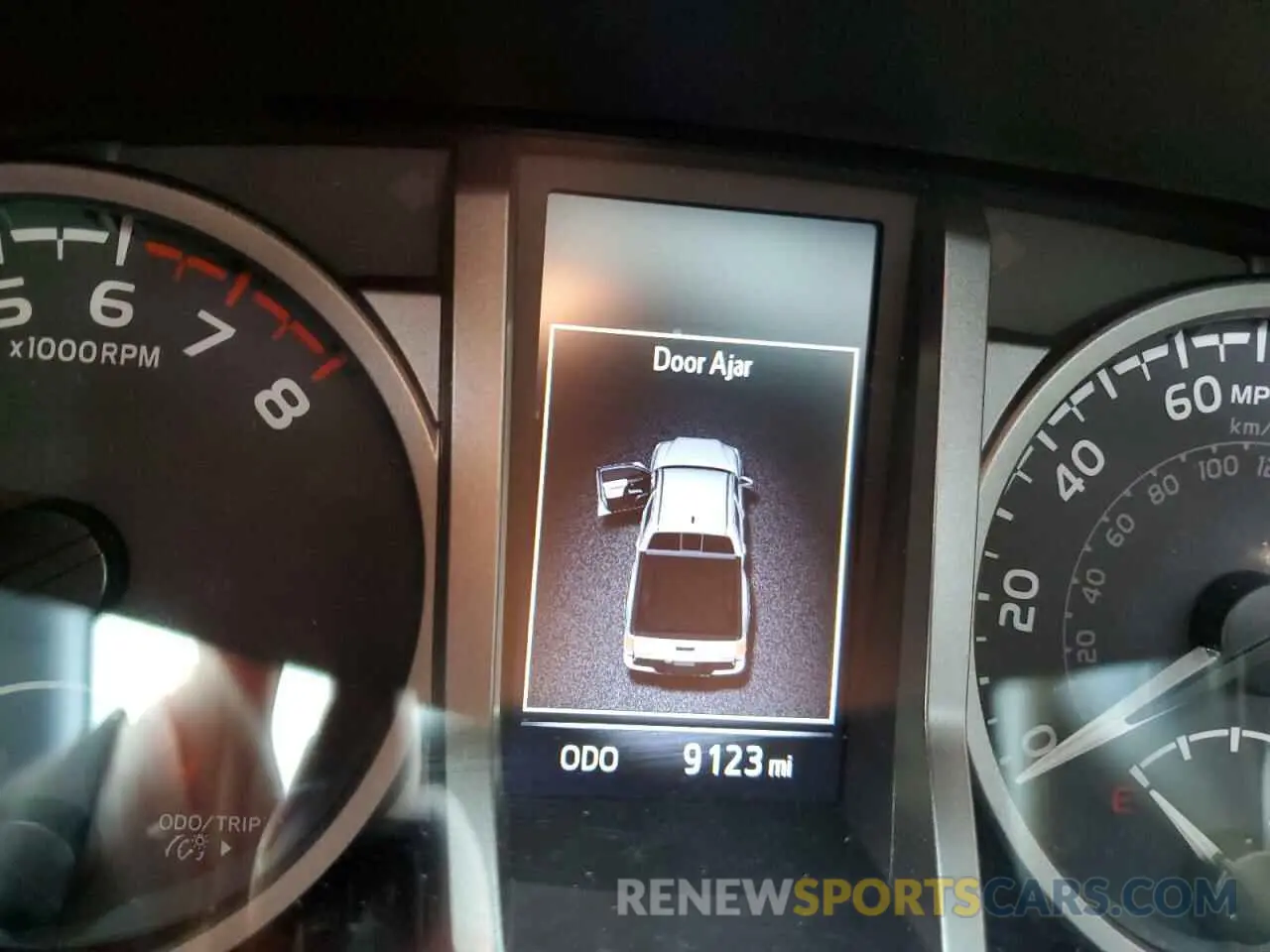 8 fotografías del automóvil dañado 3TMGZ5AN5NM467835 TOYOTA TACOMA 2022