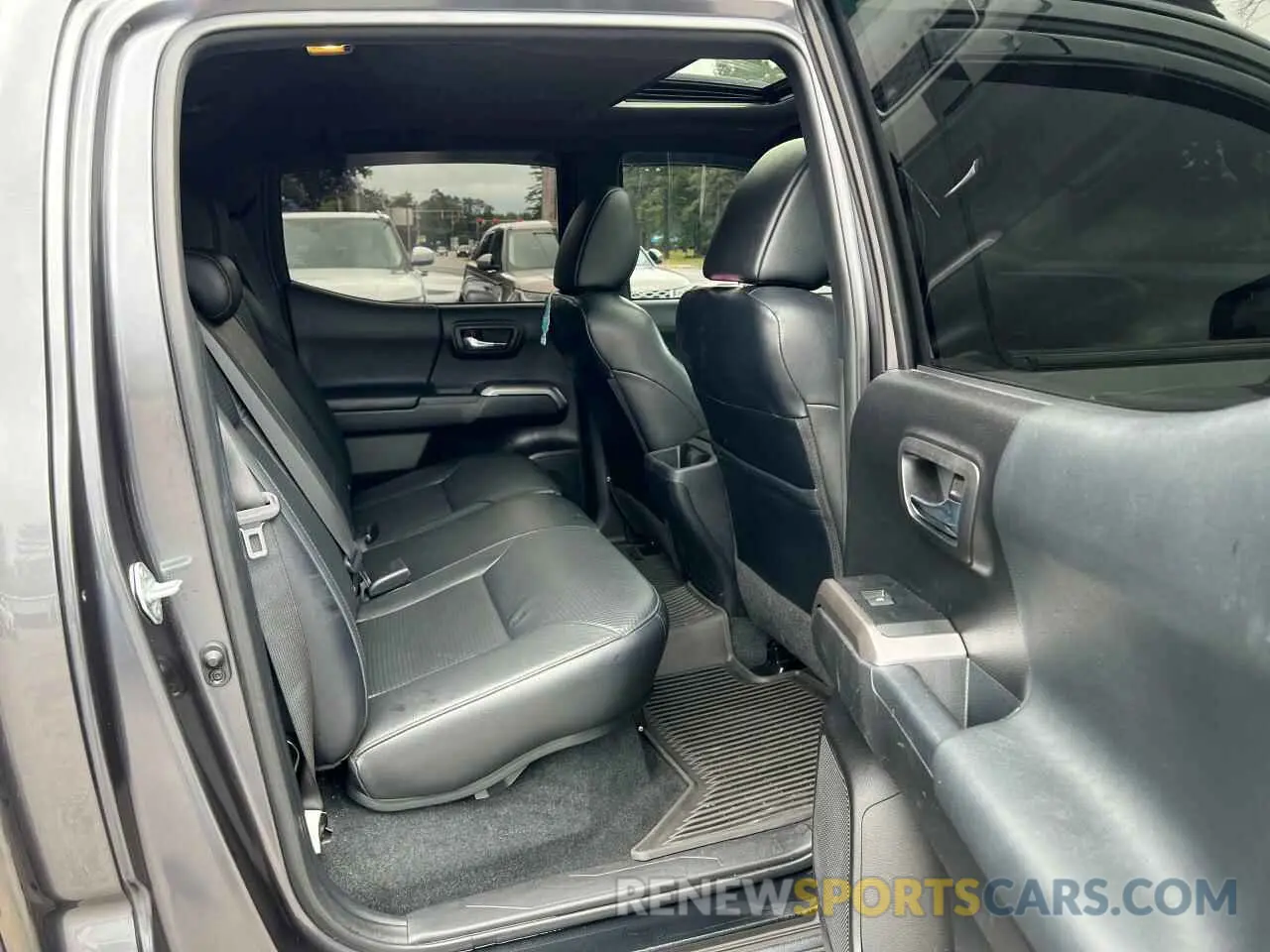 6 fotografías del automóvil dañado 3TMGZ5AN7NM458988 TOYOTA TACOMA 2022