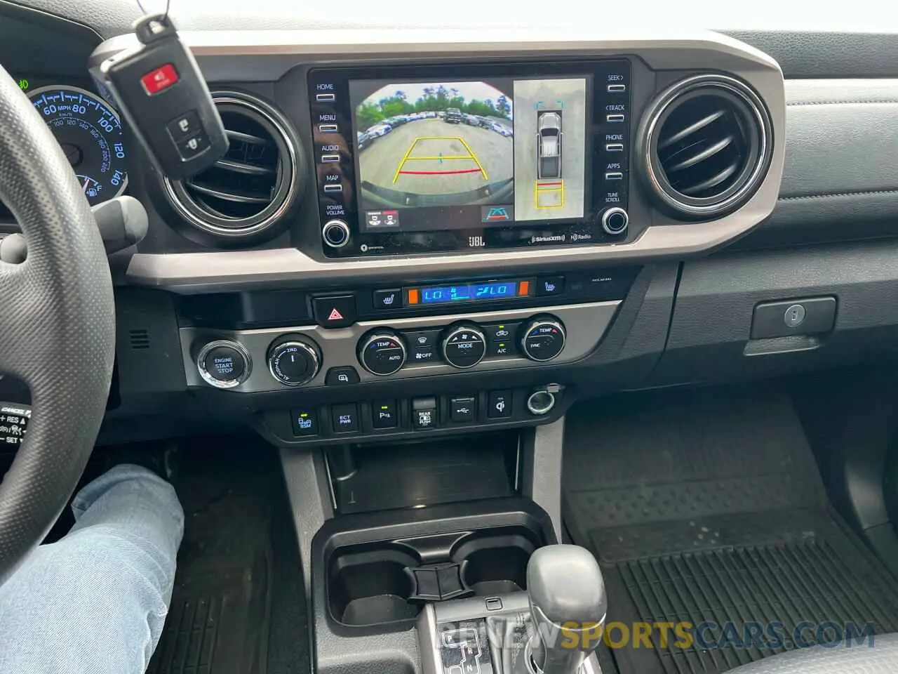 9 fotografías del automóvil dañado 3TMGZ5AN7NM458988 TOYOTA TACOMA 2022