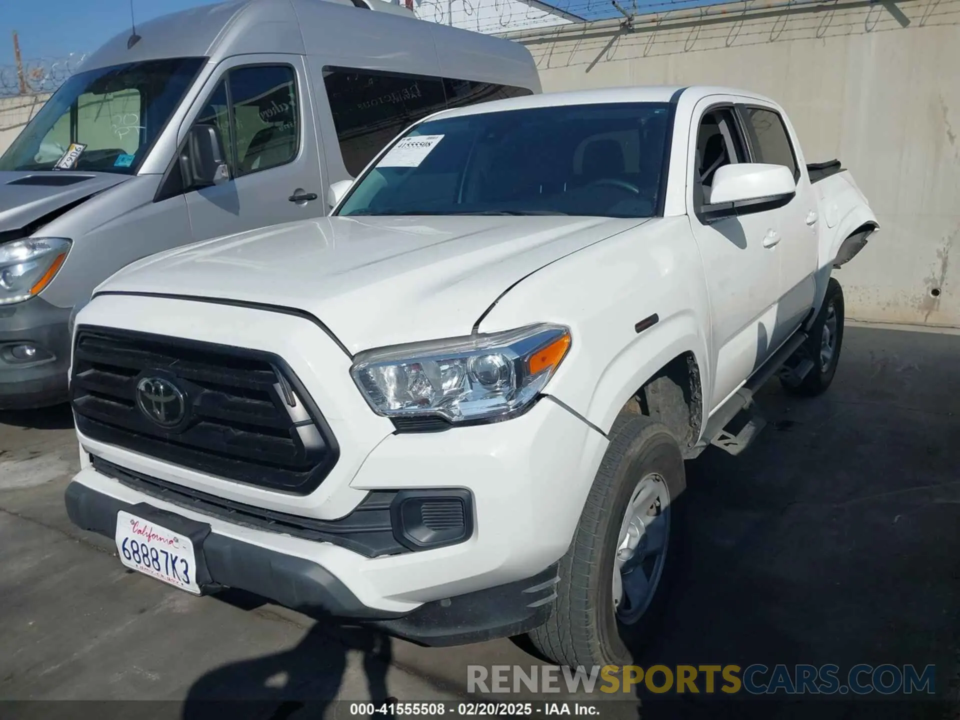 2 fotografías del automóvil dañado 3TYAX5GN0NT042224 TOYOTA TACOMA 2022