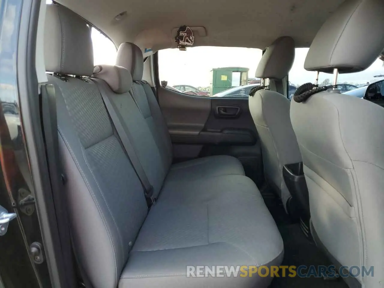 10 fotografías del automóvil dañado 3TYAX5GN1NT038697 TOYOTA TACOMA 2022