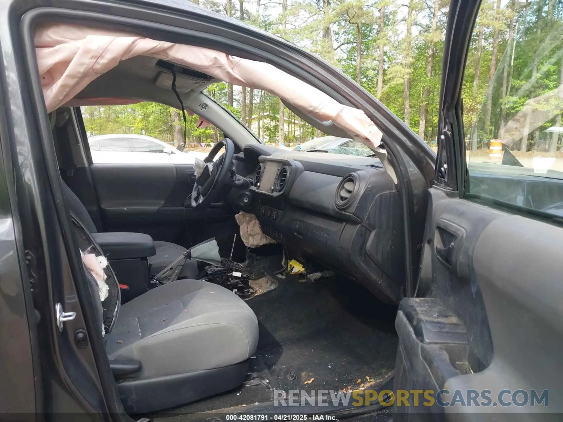 5 fotografías del automóvil dañado 3TYAX5GN1NT042099 TOYOTA TACOMA 2022