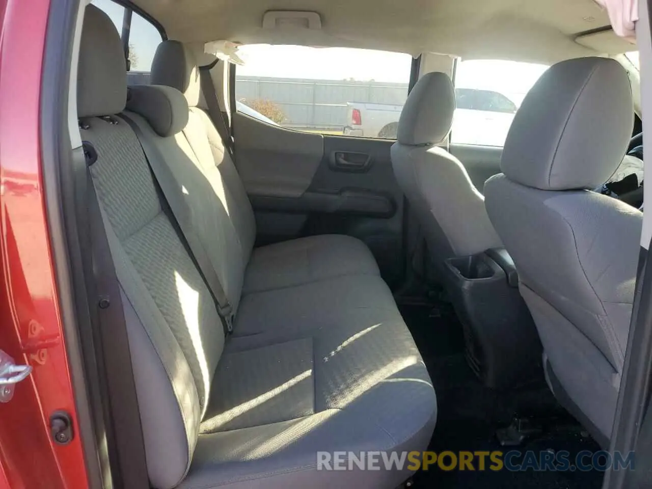 10 fotografías del automóvil dañado 3TYAX5GN2NT040586 TOYOTA TACOMA 2022