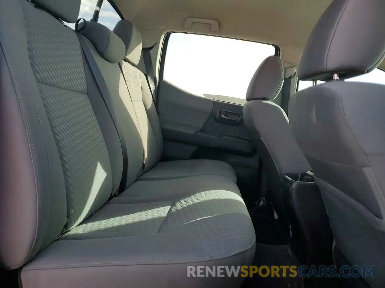 10 fotografías del automóvil dañado 3TYAX5GN2NT060966 TOYOTA TACOMA 2022
