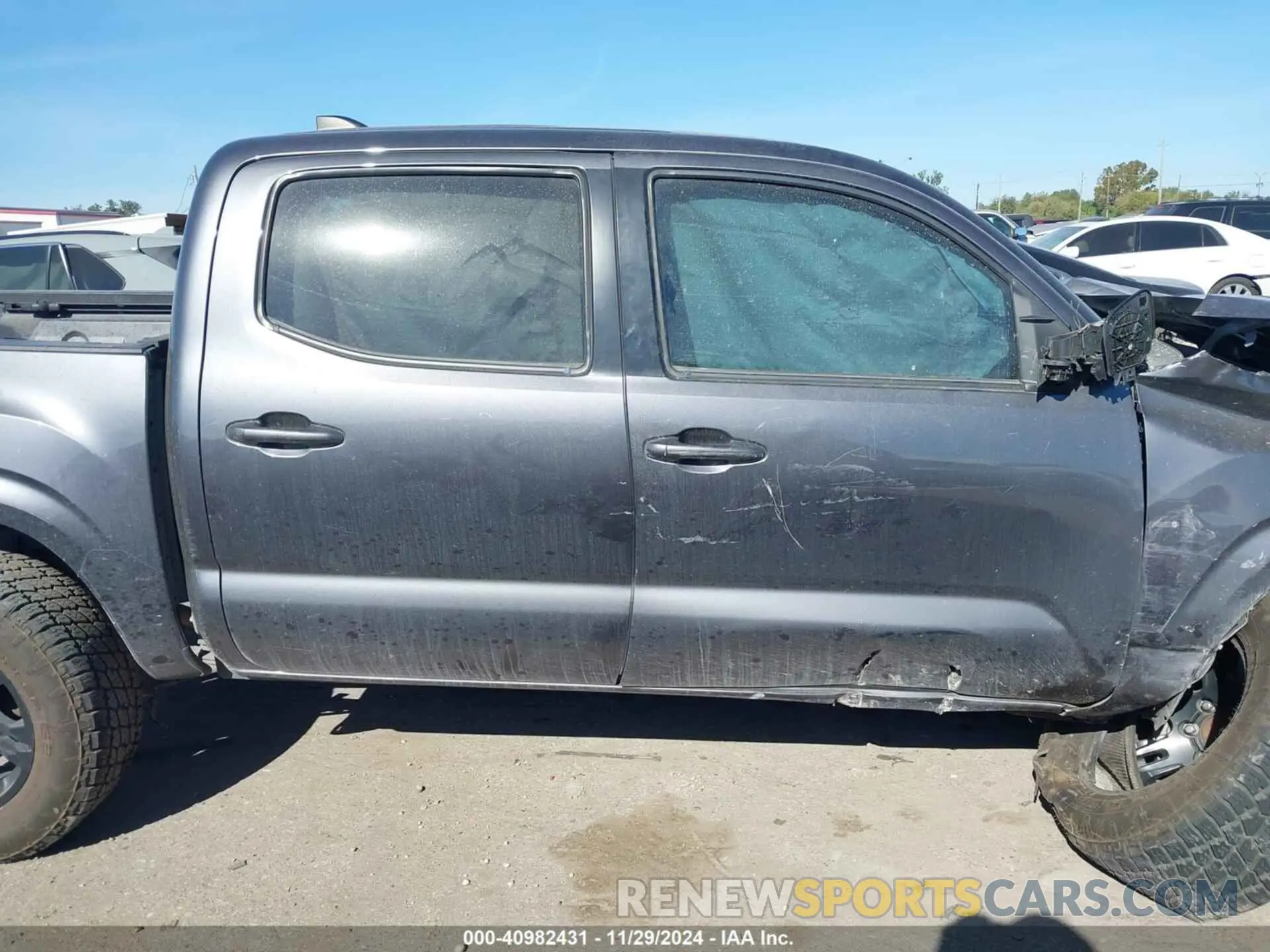 12 fotografías del automóvil dañado 3TYAX5GN3NT036515 TOYOTA TACOMA 2022