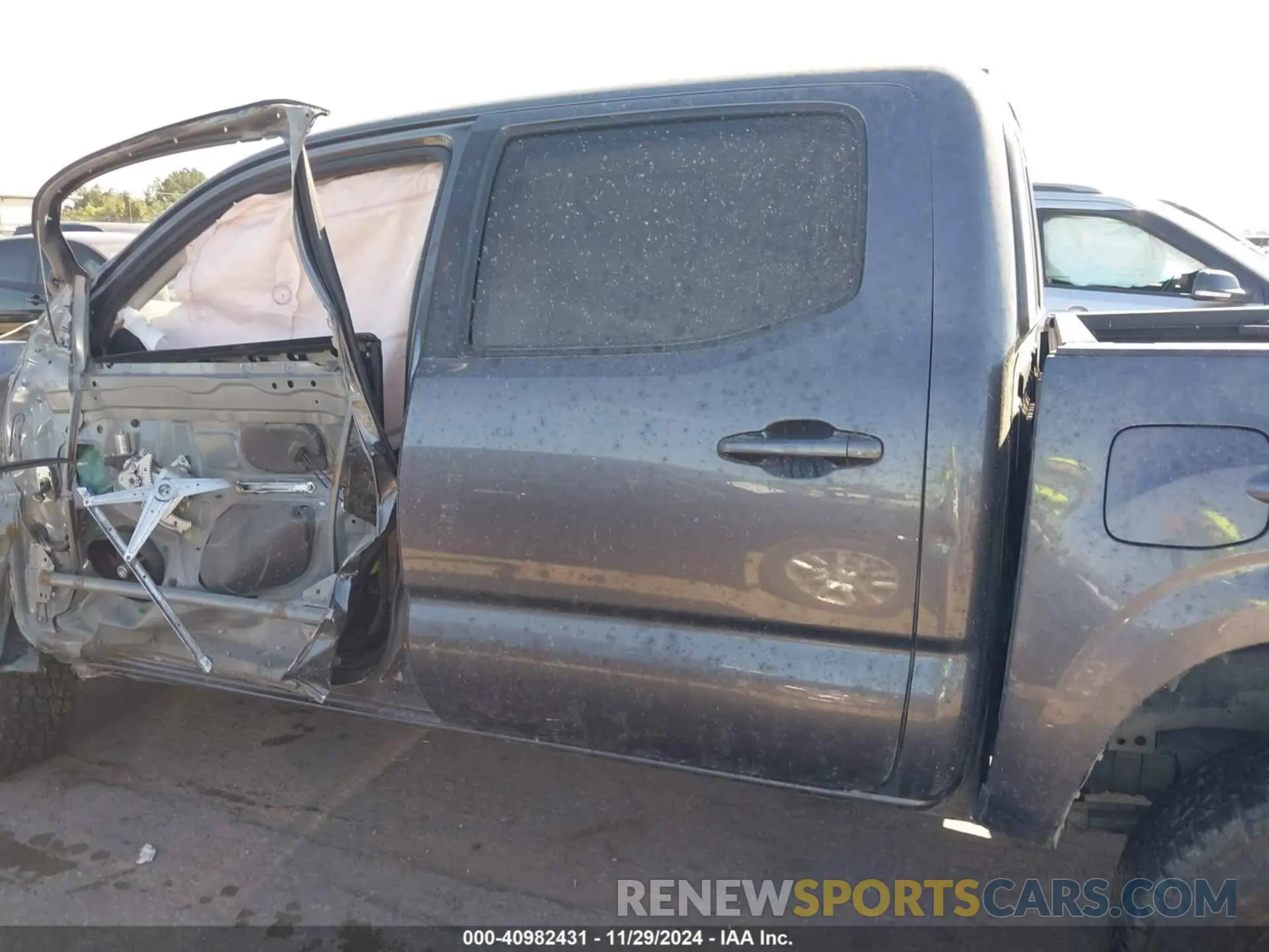 13 fotografías del automóvil dañado 3TYAX5GN3NT036515 TOYOTA TACOMA 2022