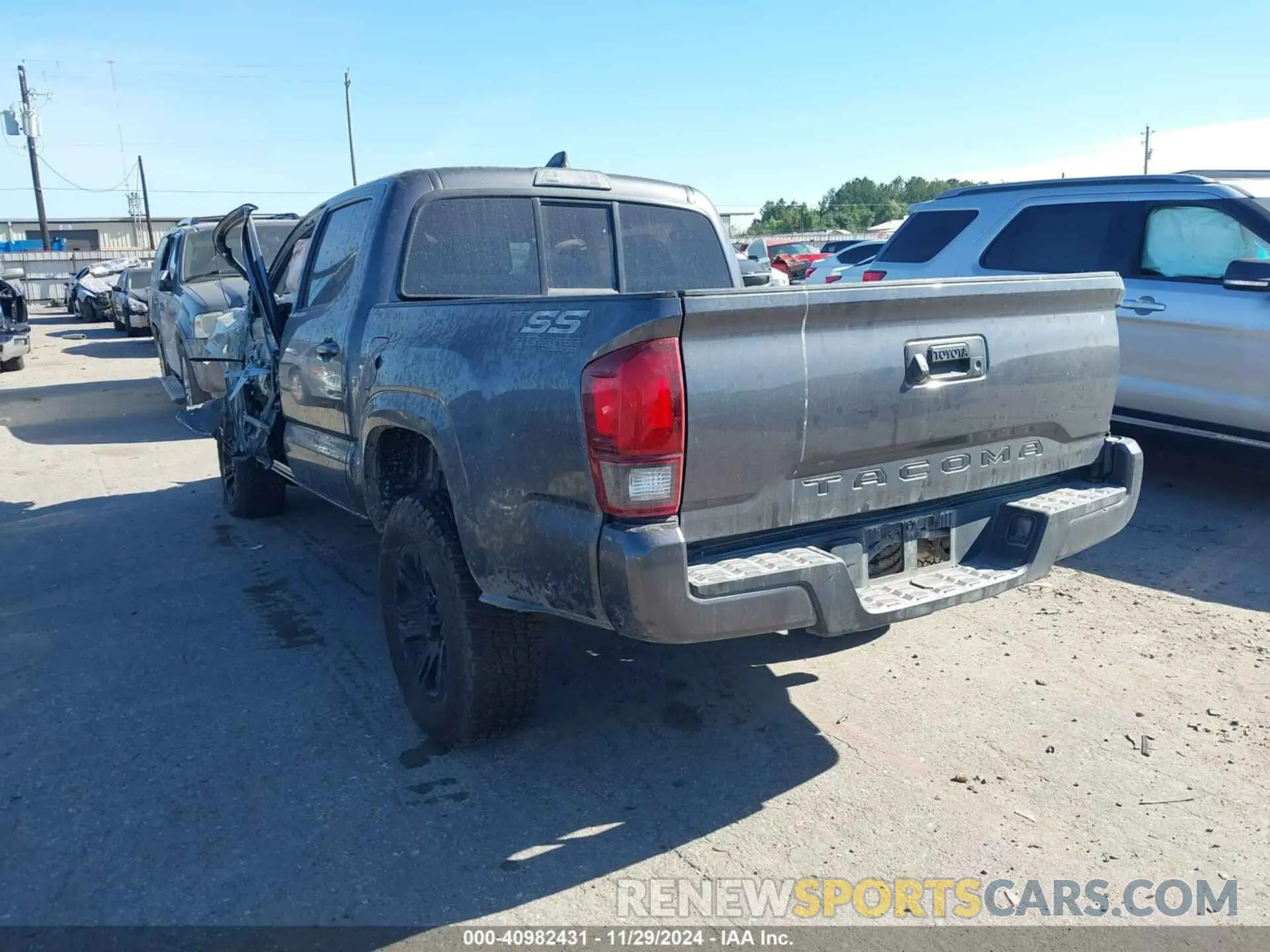 3 fotografías del automóvil dañado 3TYAX5GN3NT036515 TOYOTA TACOMA 2022