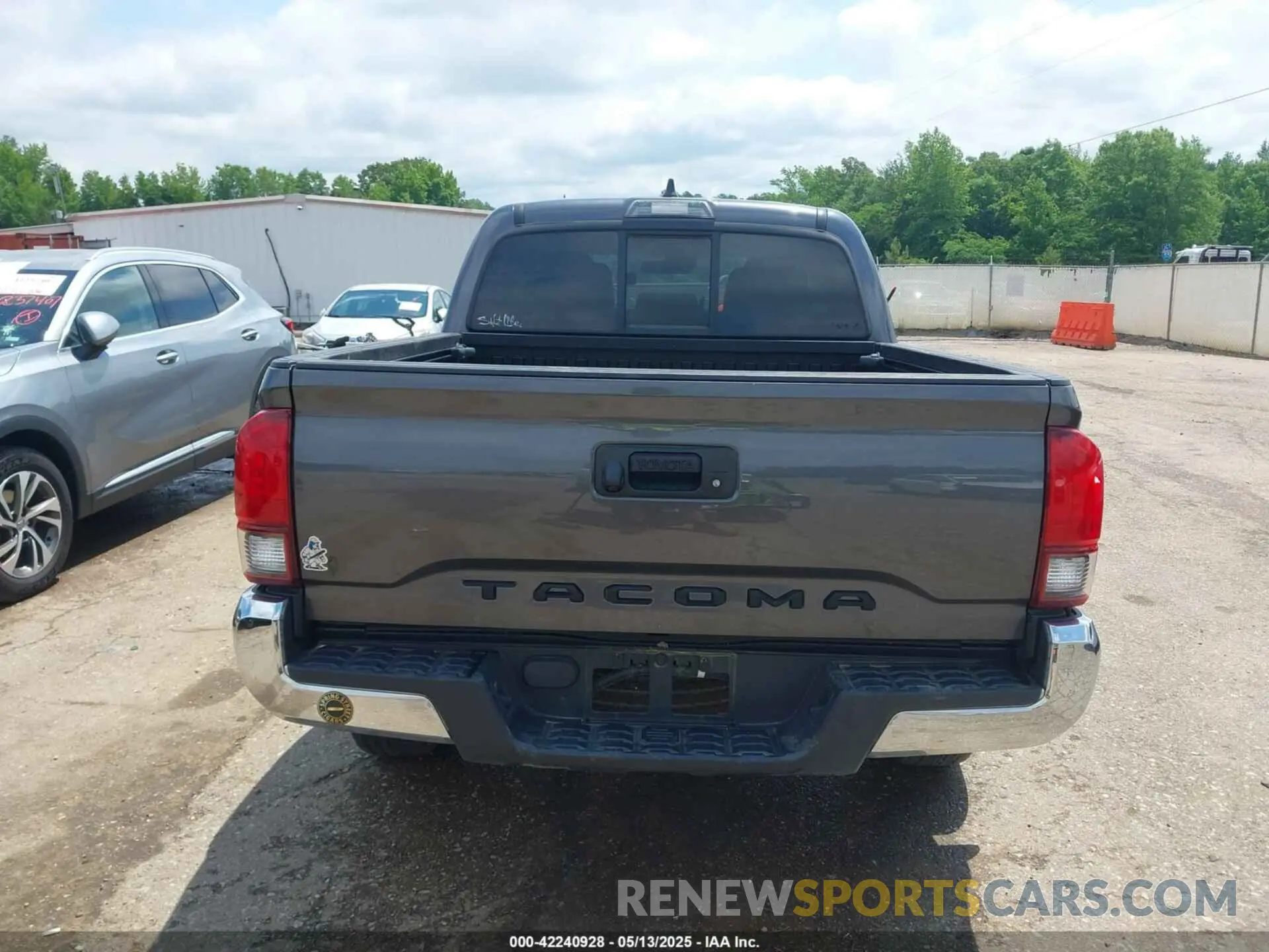 17 fotografías del automóvil dañado 3TYAX5GN4NT041089 TOYOTA TACOMA 2022
